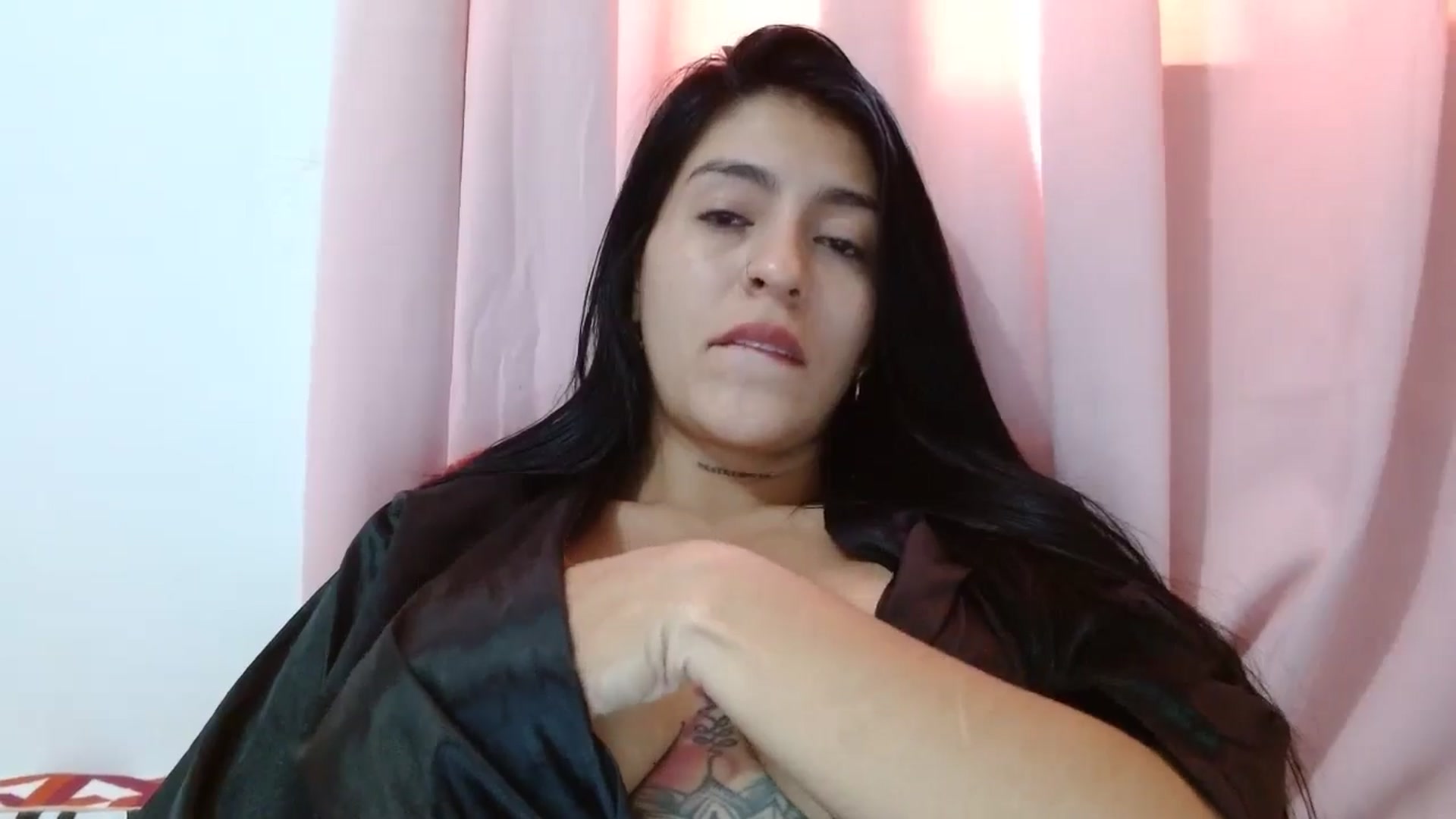 Gallery image thumbnail from yesicat's myfreecams stream on, 08/20/2024, 13:49 image 15 of 20