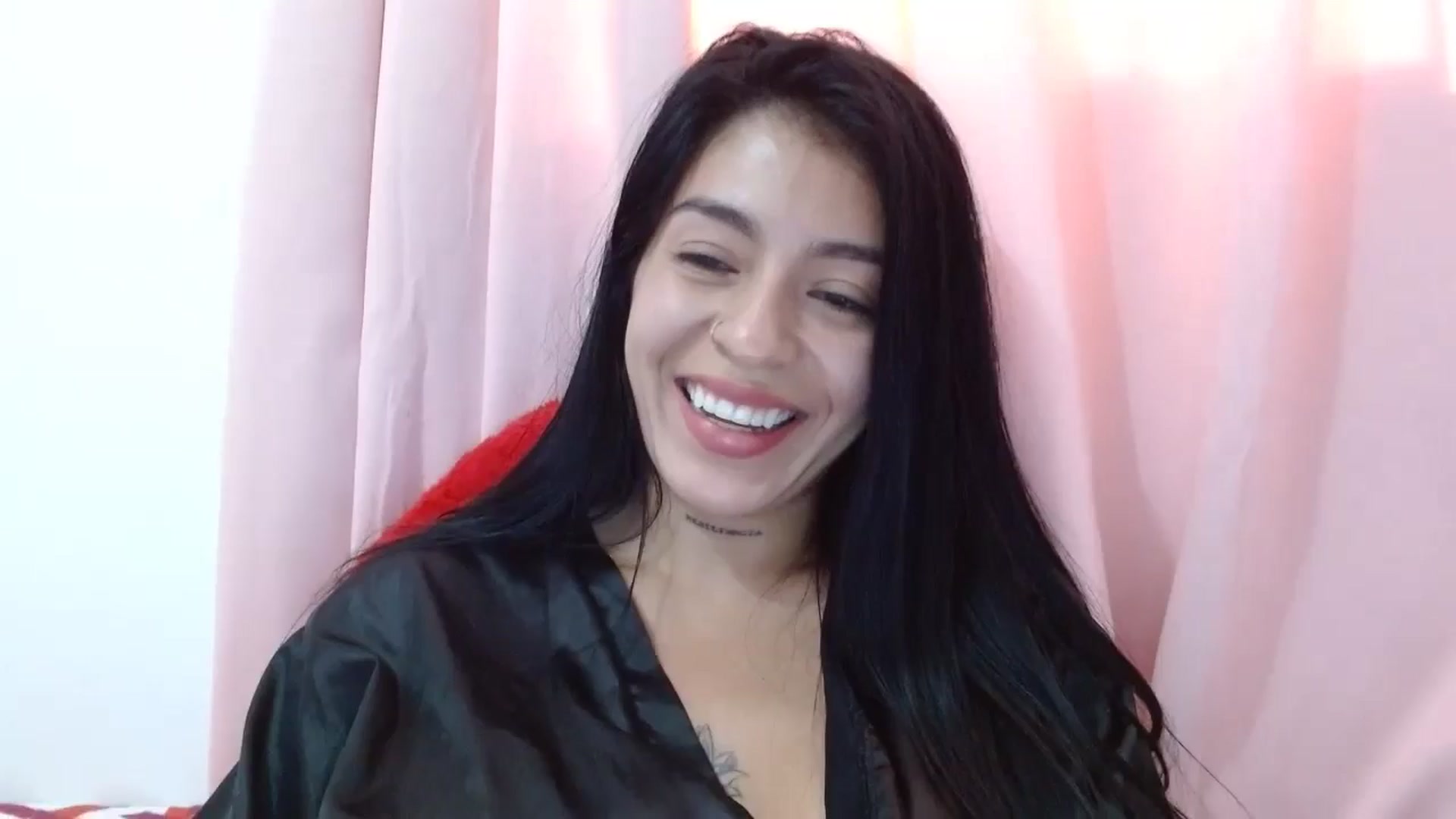 Gallery image thumbnail from yesicat's myfreecams stream on, 08/20/2024, 16:30 image 16 of 20