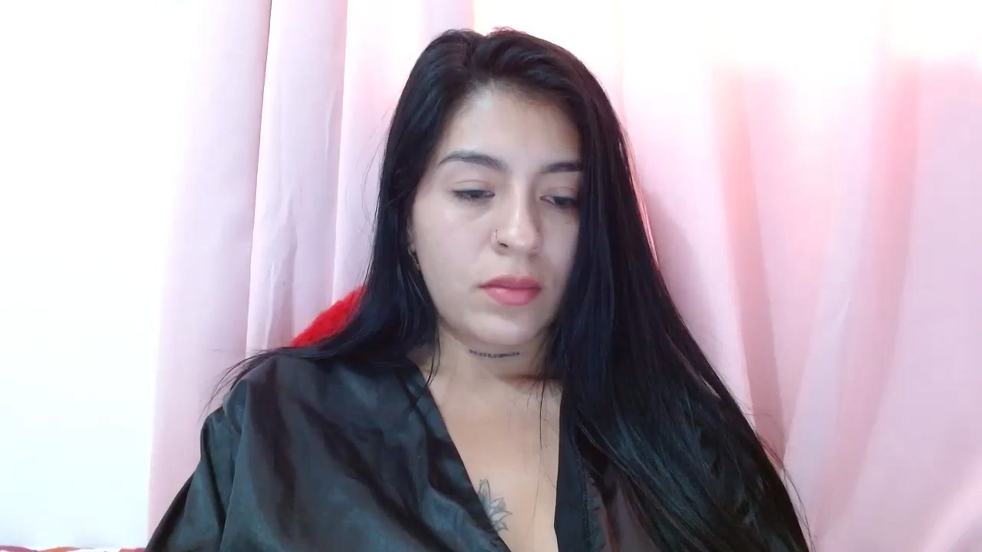 Gallery image thumbnail from yesicat's myfreecams stream on, 08/20/2024, 16:30 image 12 of 20