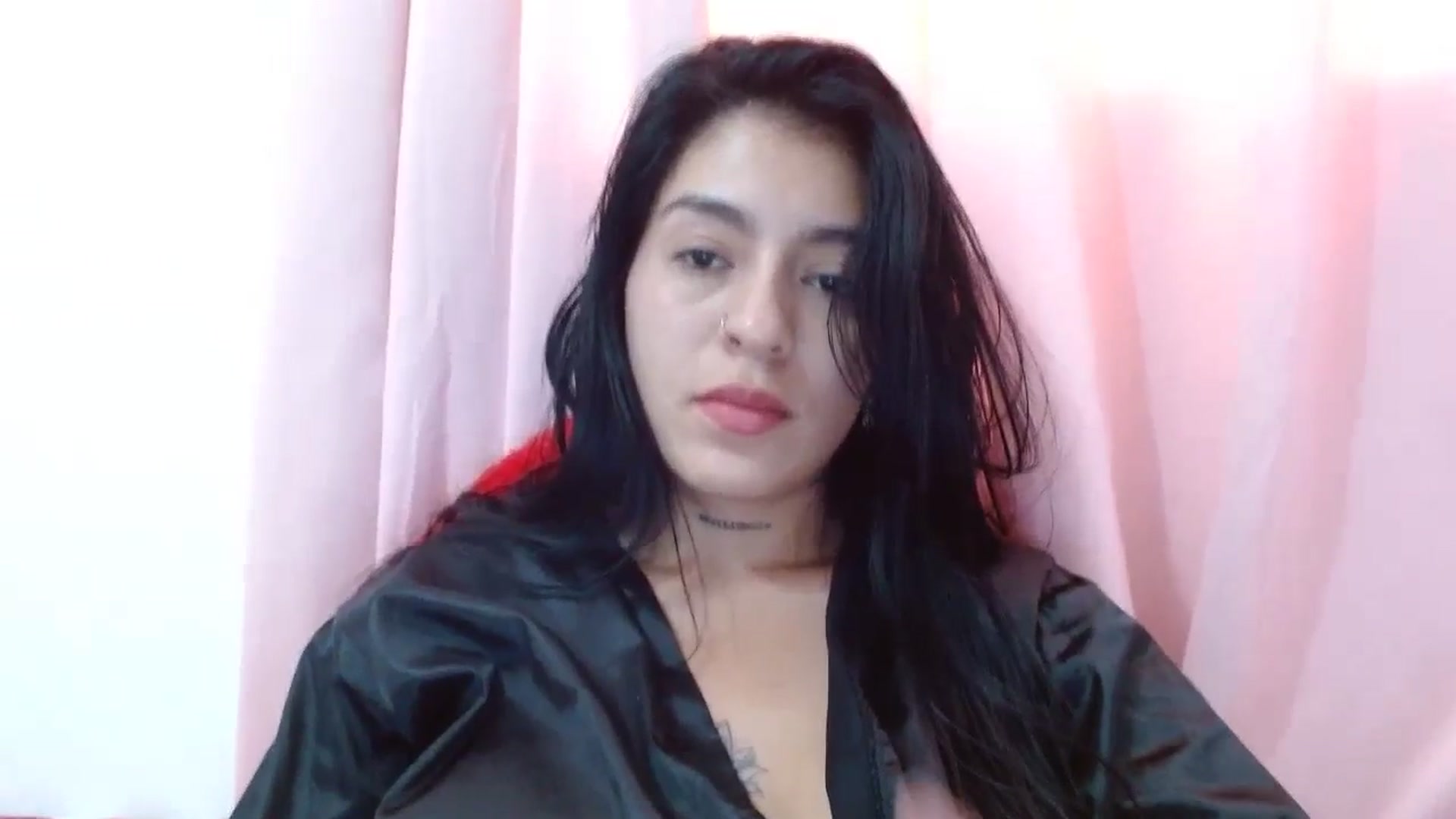 Gallery image thumbnail from yesicat's myfreecams stream on, 08/20/2024, 16:30 image 6 of 20