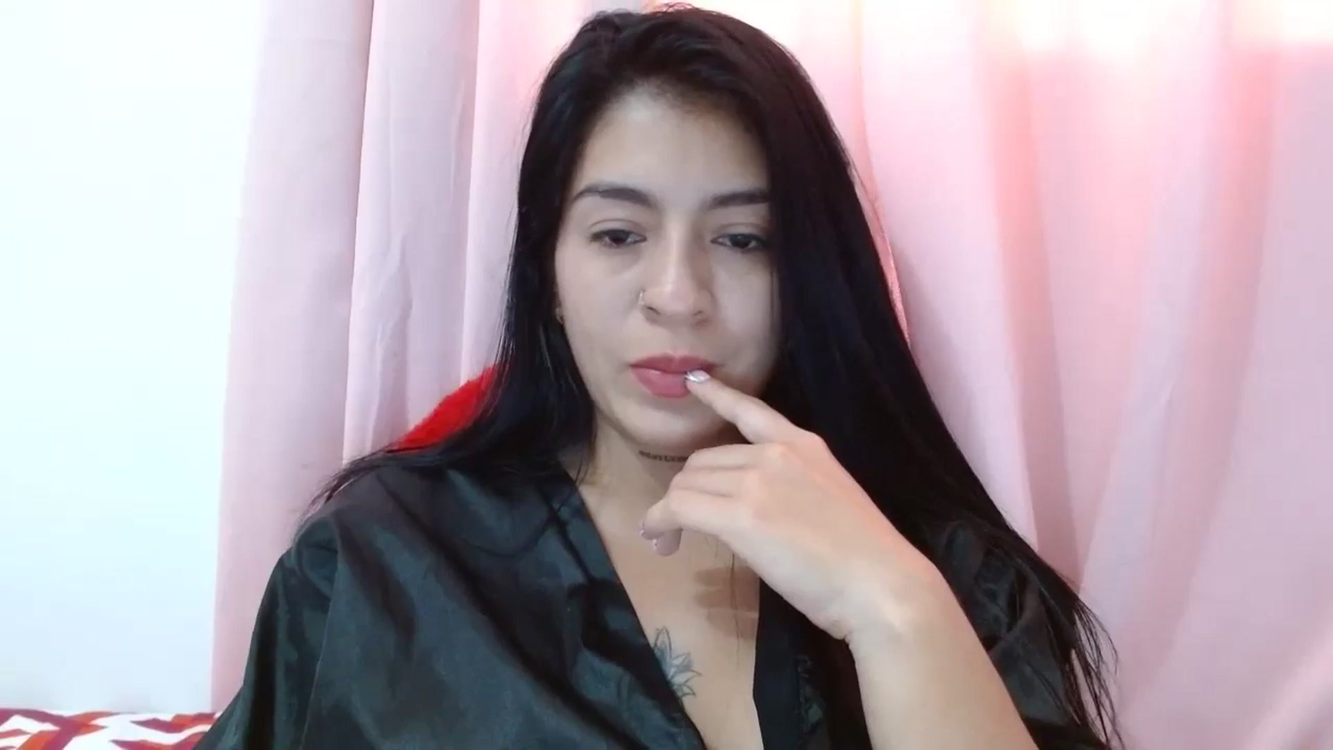 Gallery image thumbnail from yesicat's myfreecams stream on, 08/20/2024, 16:30 image 10 of 20