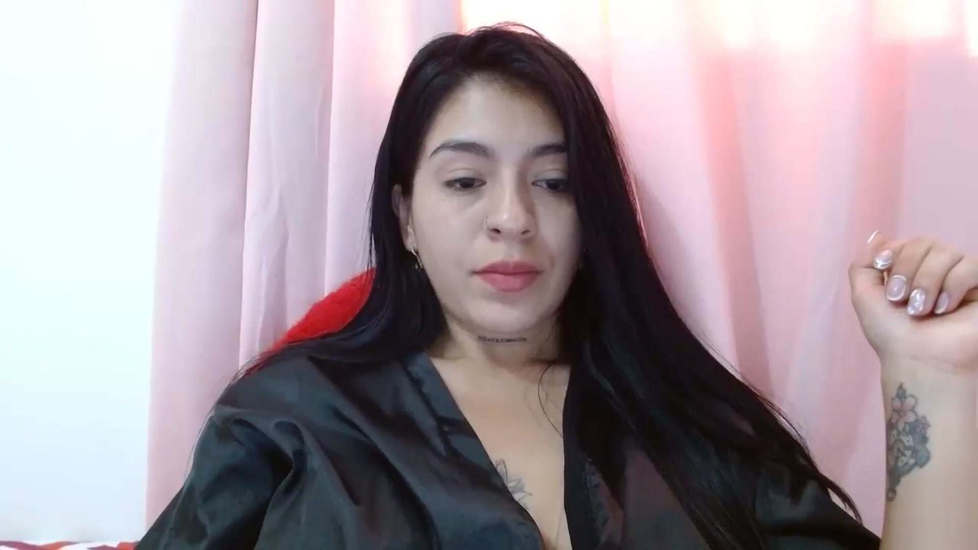 Gallery image thumbnail from yesicat's myfreecams stream on, 08/20/2024, 16:30 image 19 of 20