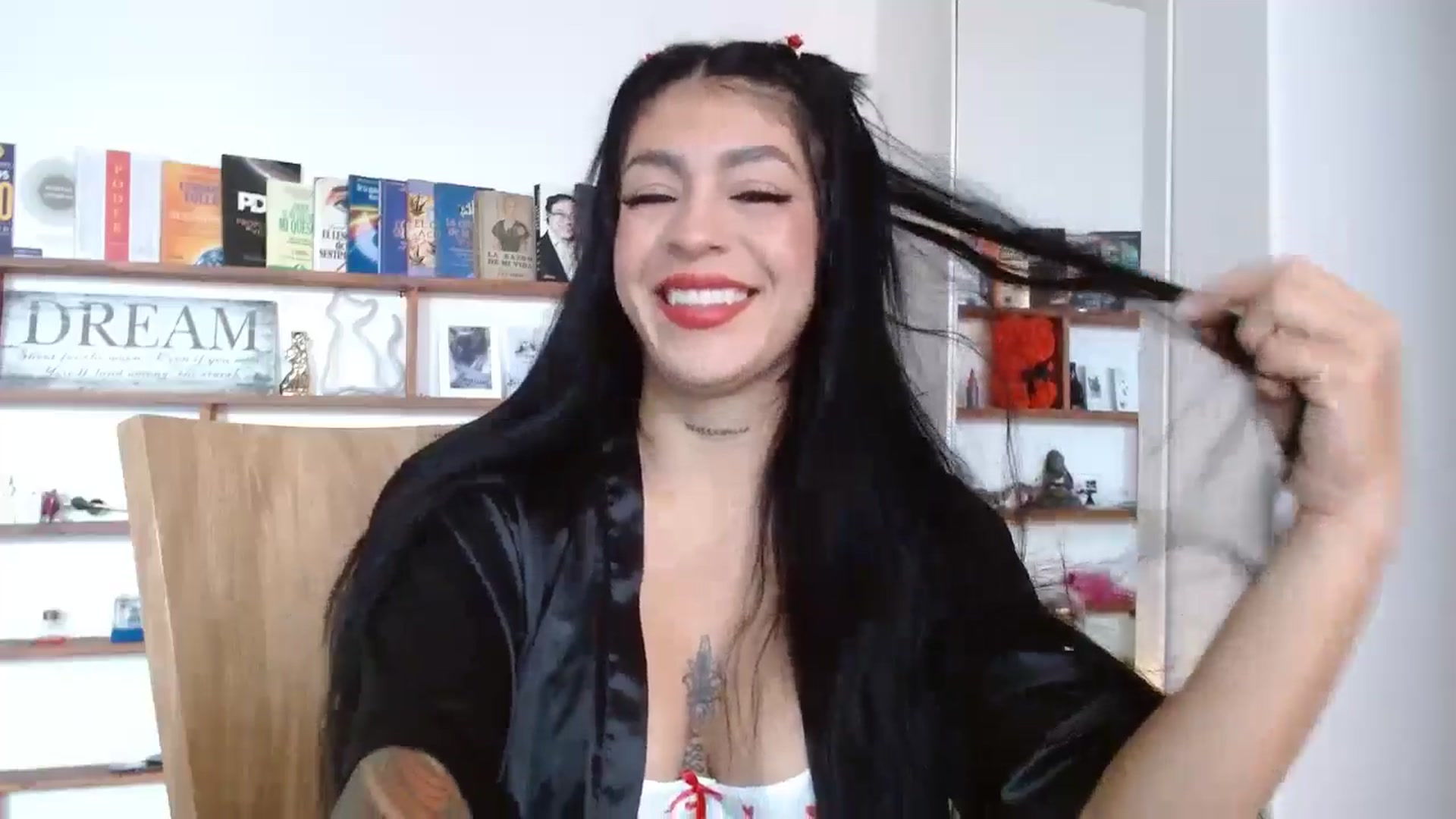Gallery image thumbnail from yesicat's myfreecams stream on, 09/03/2024, 17:36 image 8 of 20