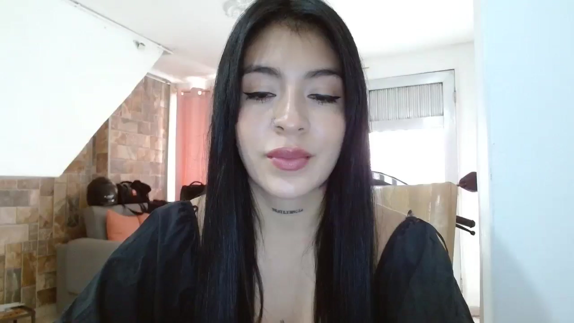Gallery image thumbnail from yesicat's myfreecams stream on, 05/20/2025, 20:24 image 2 of 20
