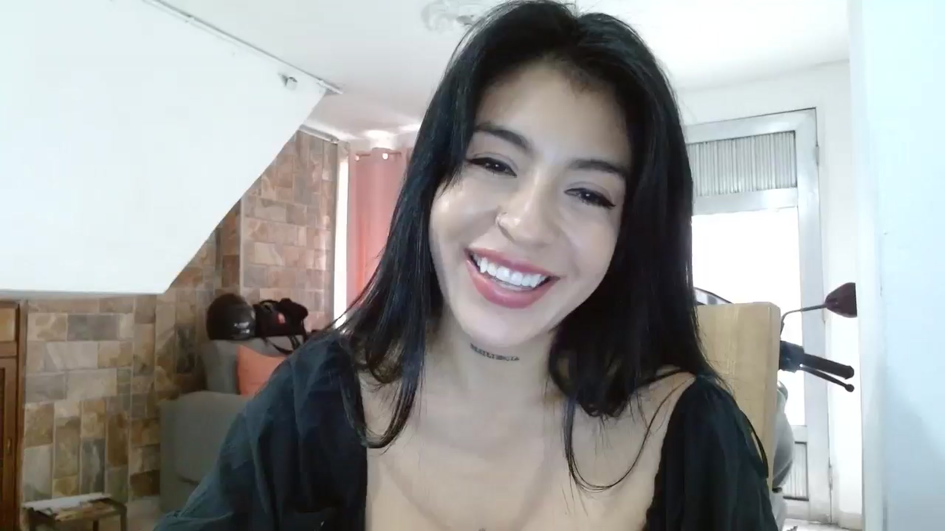 Gallery image thumbnail from yesicat's myfreecams stream on, 05/20/2025, 20:24 image 9 of 20