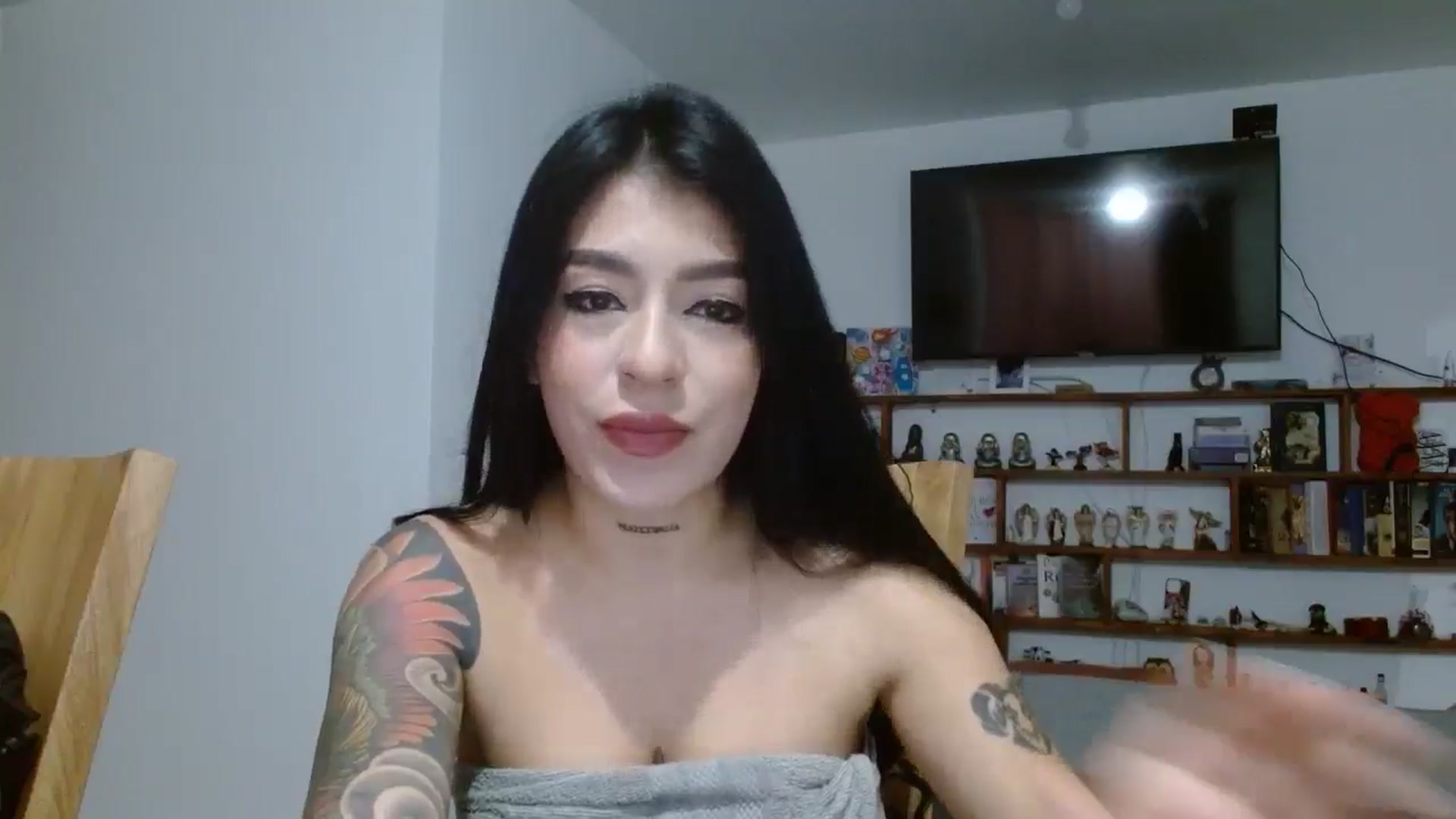 Gallery image thumbnail from yesicat's myfreecams stream on, 06/09/2025, 01:14 image 6 of 20