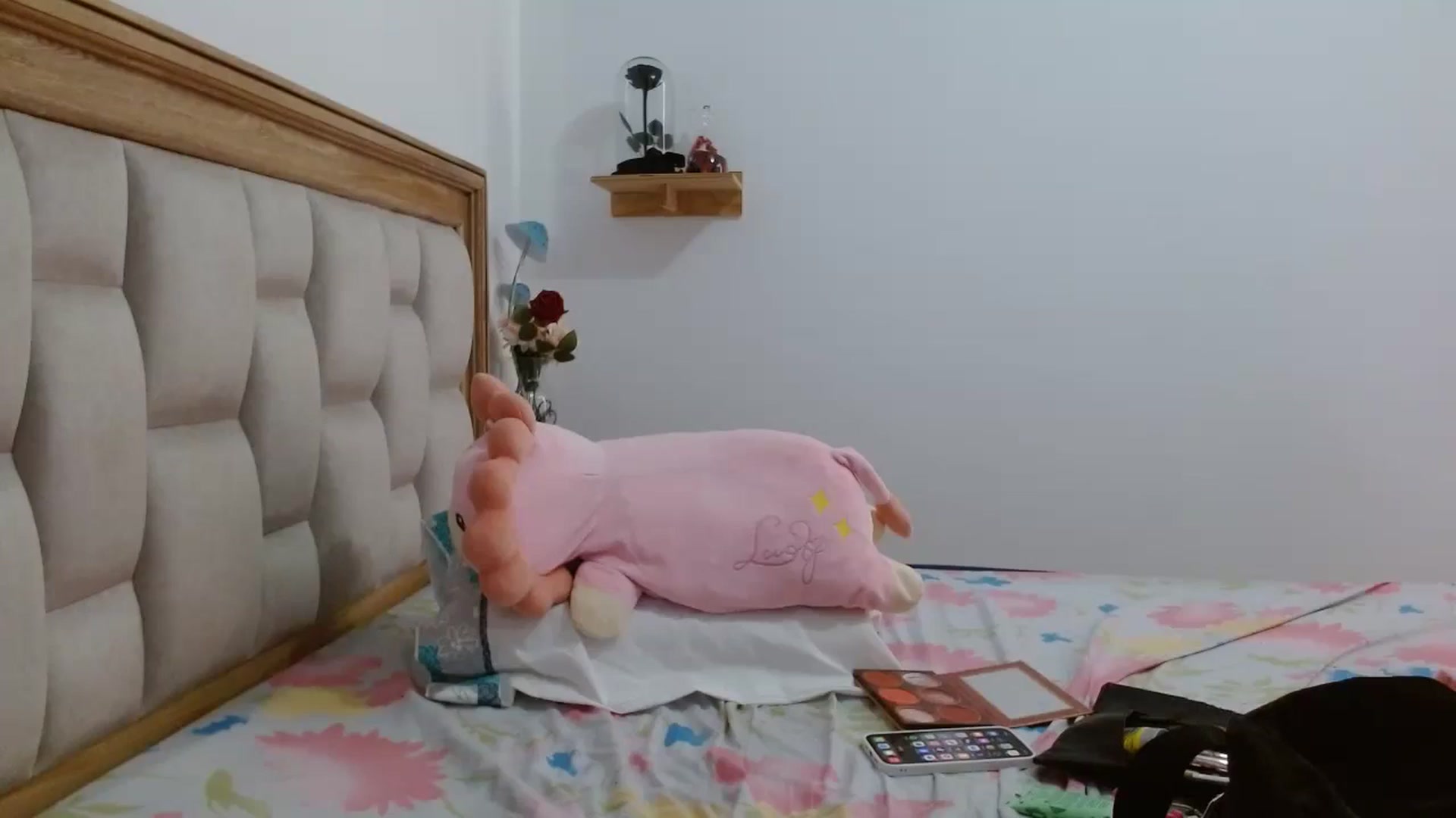 Gallery image thumbnail from yesicat's myfreecams stream on, 07/31/2025, 16:34 image 4 of 20