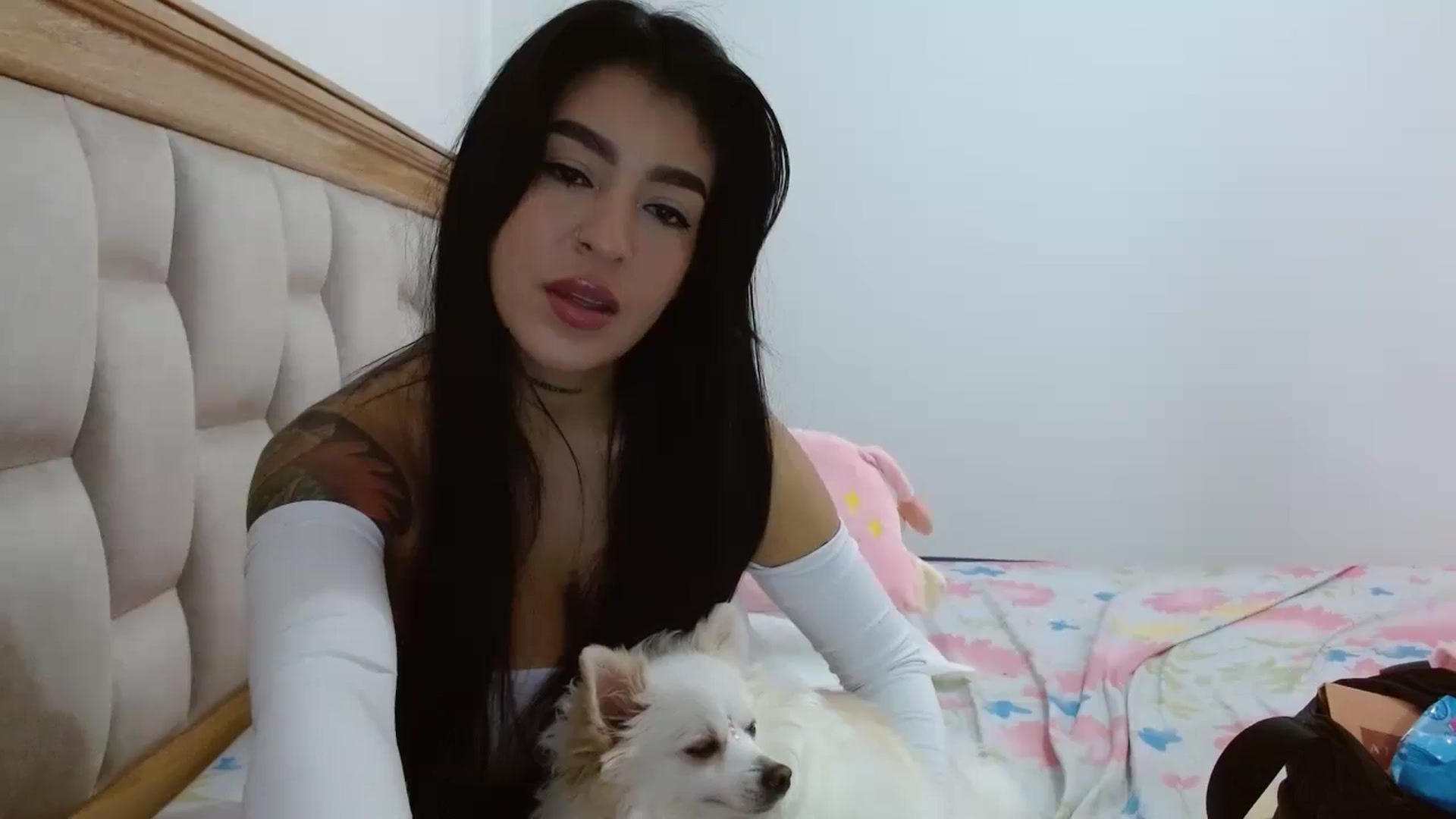 Gallery image thumbnail from yesicat's myfreecams stream on, 07/31/2025, 16:34 image 20 of 20
