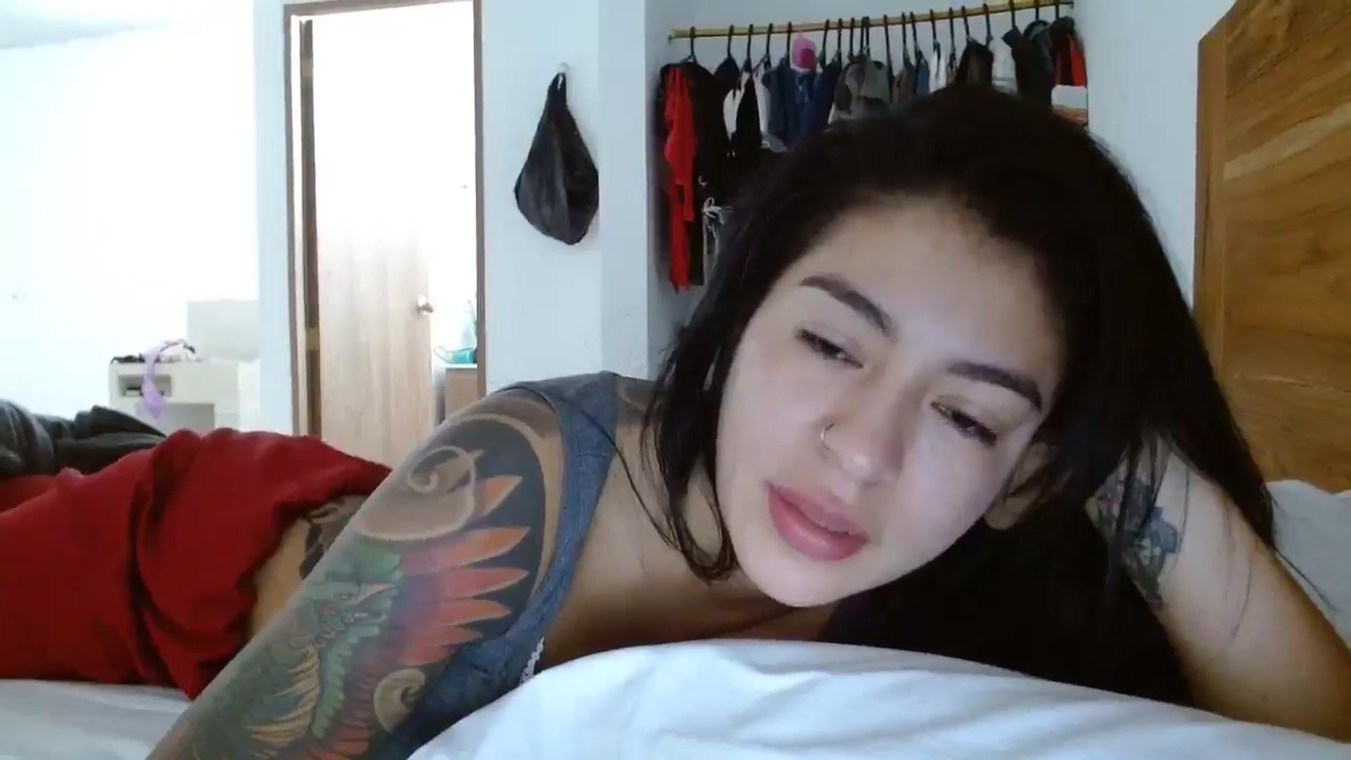 Gallery image thumbnail from yesicat's myfreecams stream on, 08/05/2025, 12:55 image 15 of 20