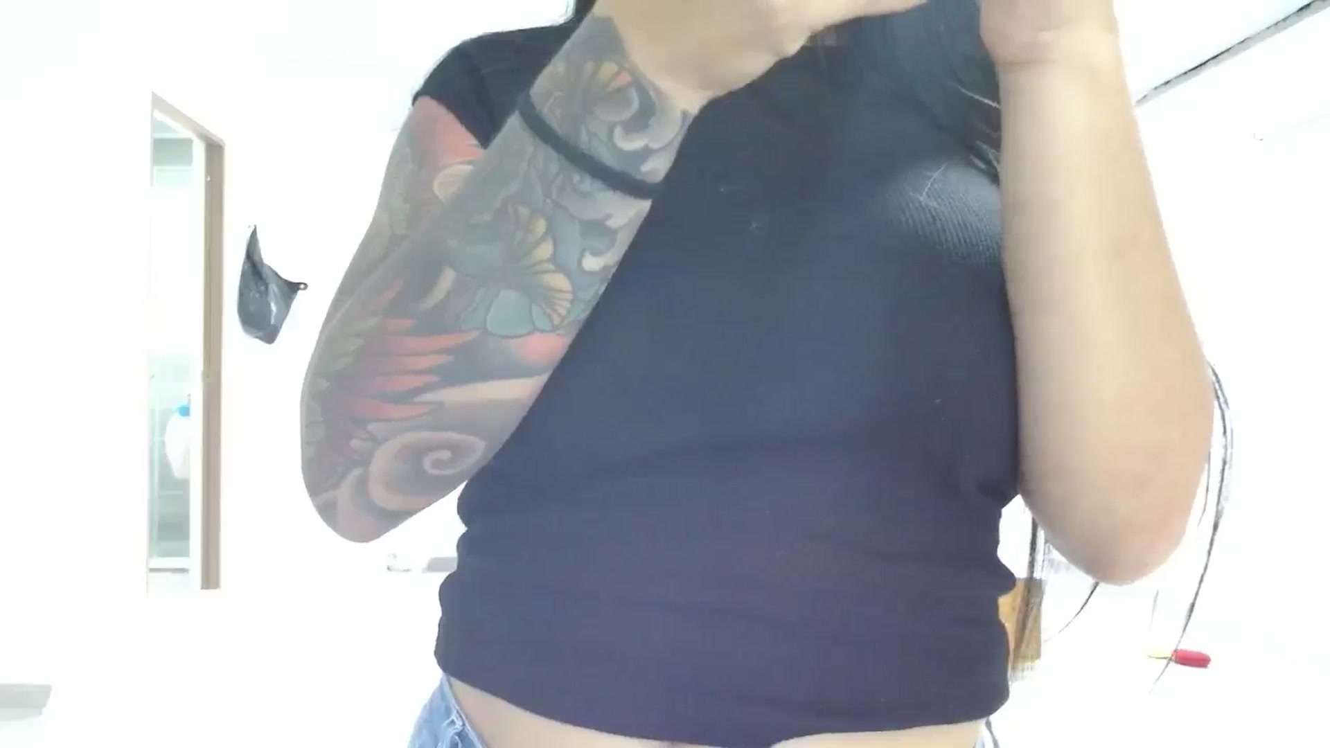 Gallery image thumbnail from yesicat's myfreecams stream on, 08/07/2025, 01:30 image 6 of 20