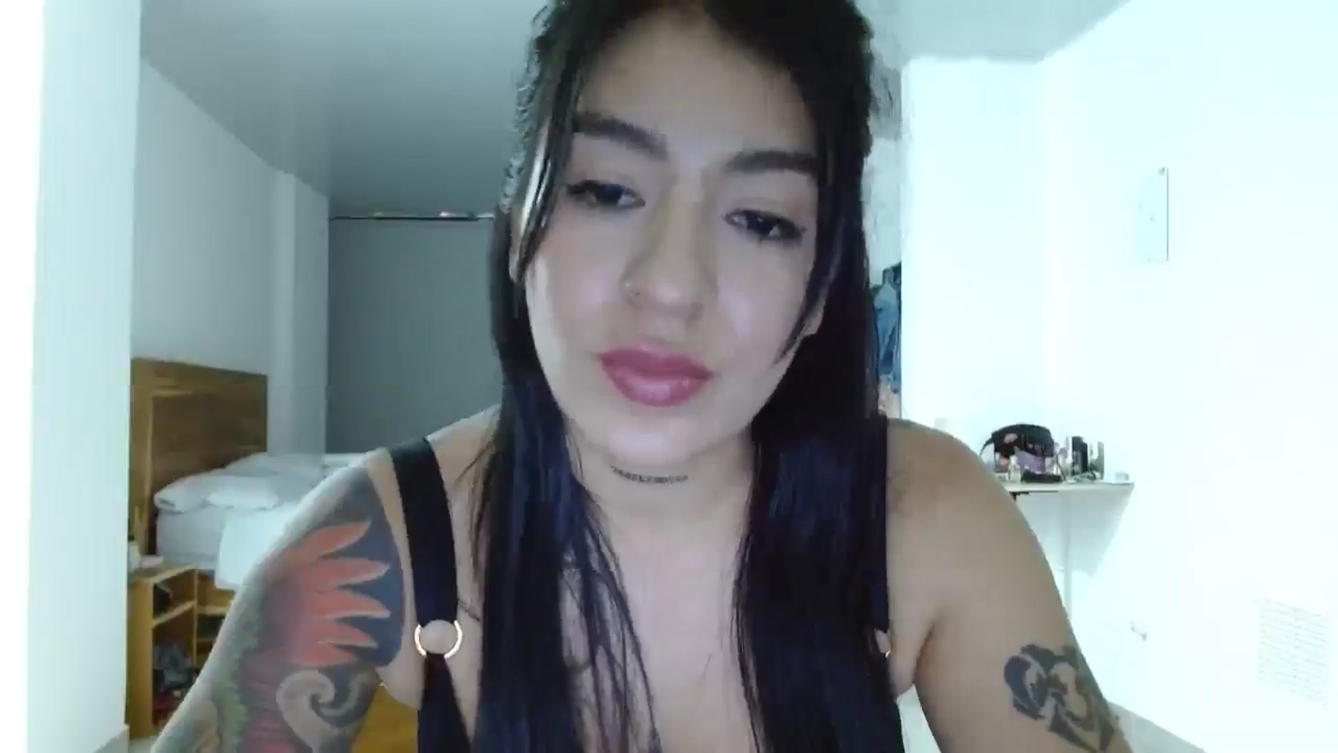 Gallery image thumbnail from yesicat's myfreecams stream on, 08/11/2025, 24:07 image 19 of 20