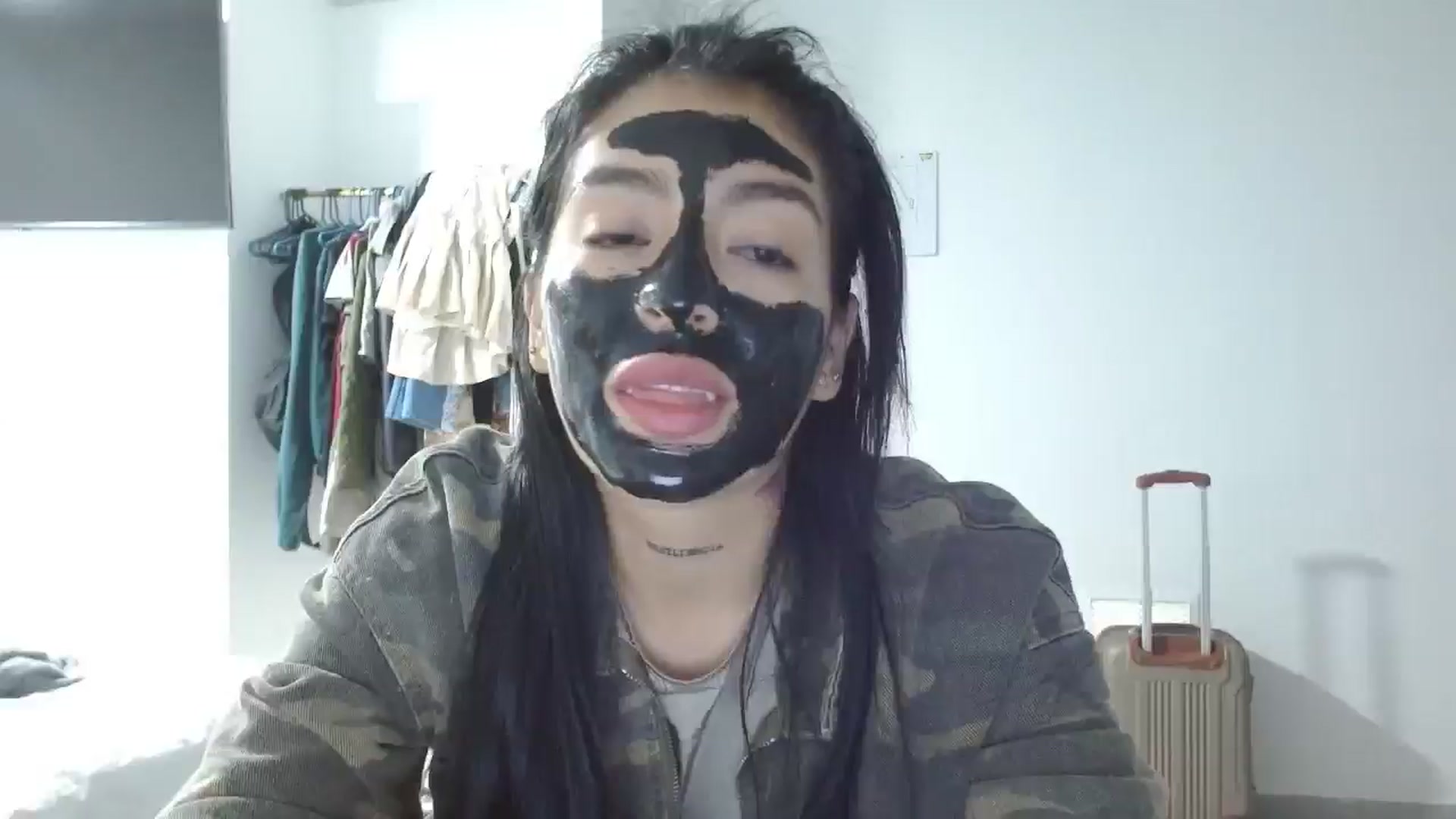 Gallery image thumbnail from yesicat's myfreecams stream on, 08/18/2025, 03:26 image 6 of 20
