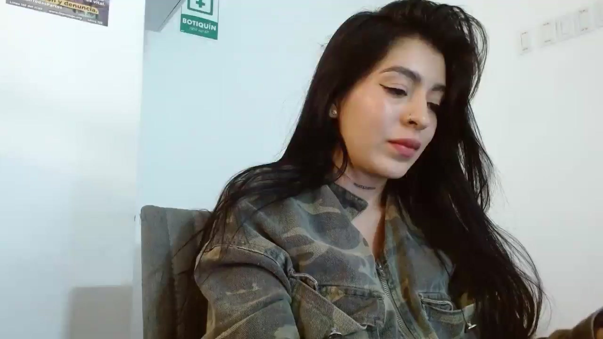 Gallery image thumbnail from yesicat's myfreecams stream on, 08/19/2025, 06:08 image 3 of 20