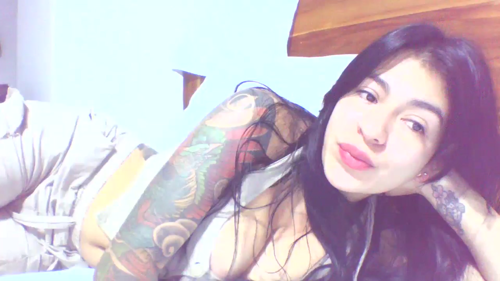 Gallery image thumbnail from yesicat's myfreecams stream on, 08/27/2025, 24:19 image 13 of 20