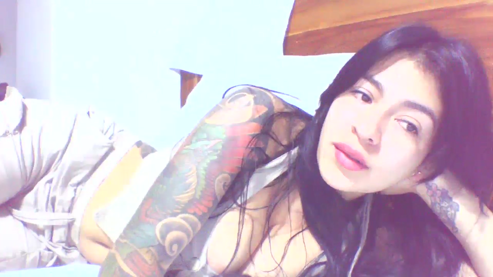 Gallery image thumbnail from yesicat's myfreecams stream on, 08/27/2025, 24:19 image 14 of 20