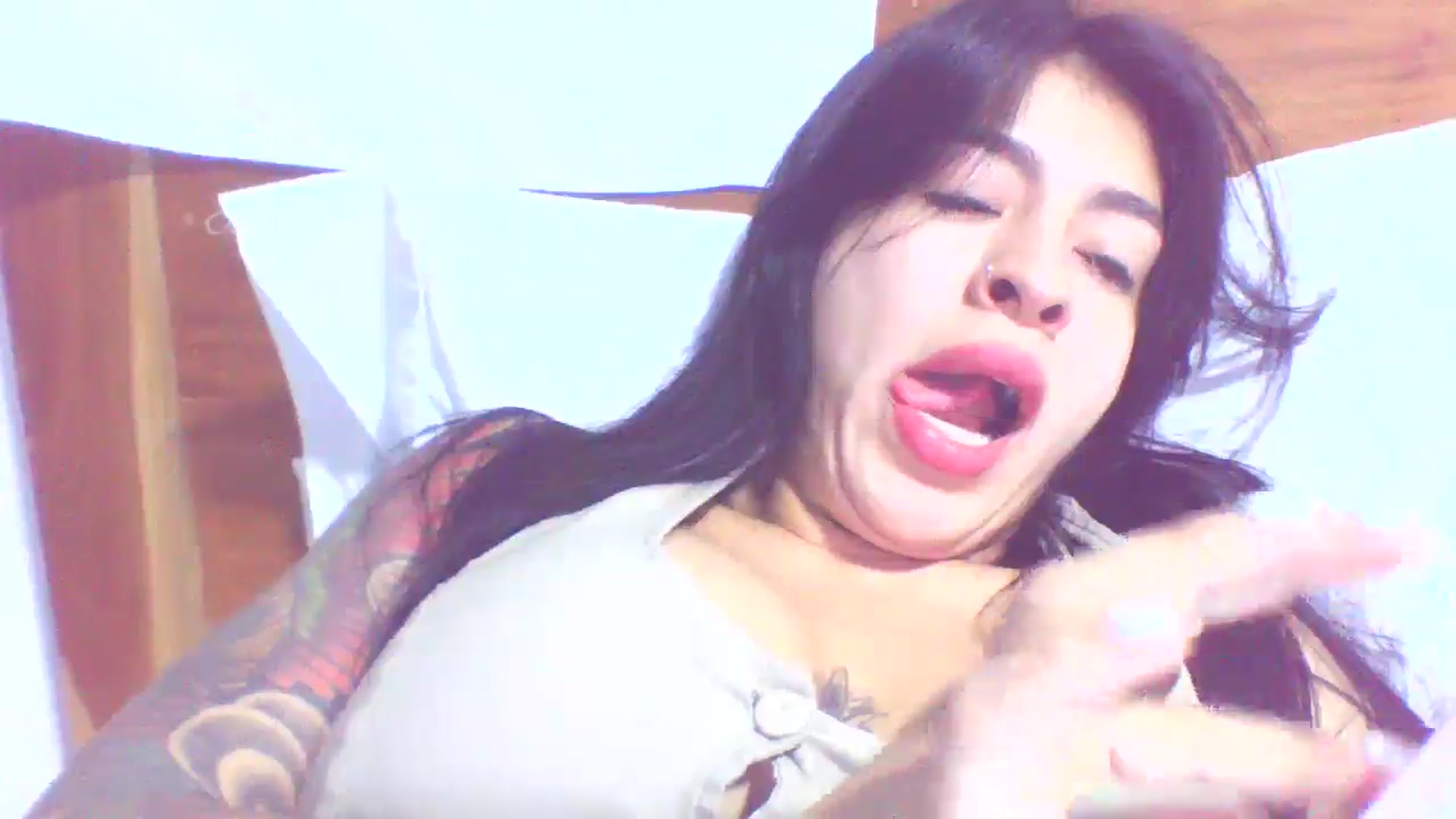 Gallery image thumbnail from yesicat's myfreecams stream on, 08/27/2025, 24:19 image 2 of 20