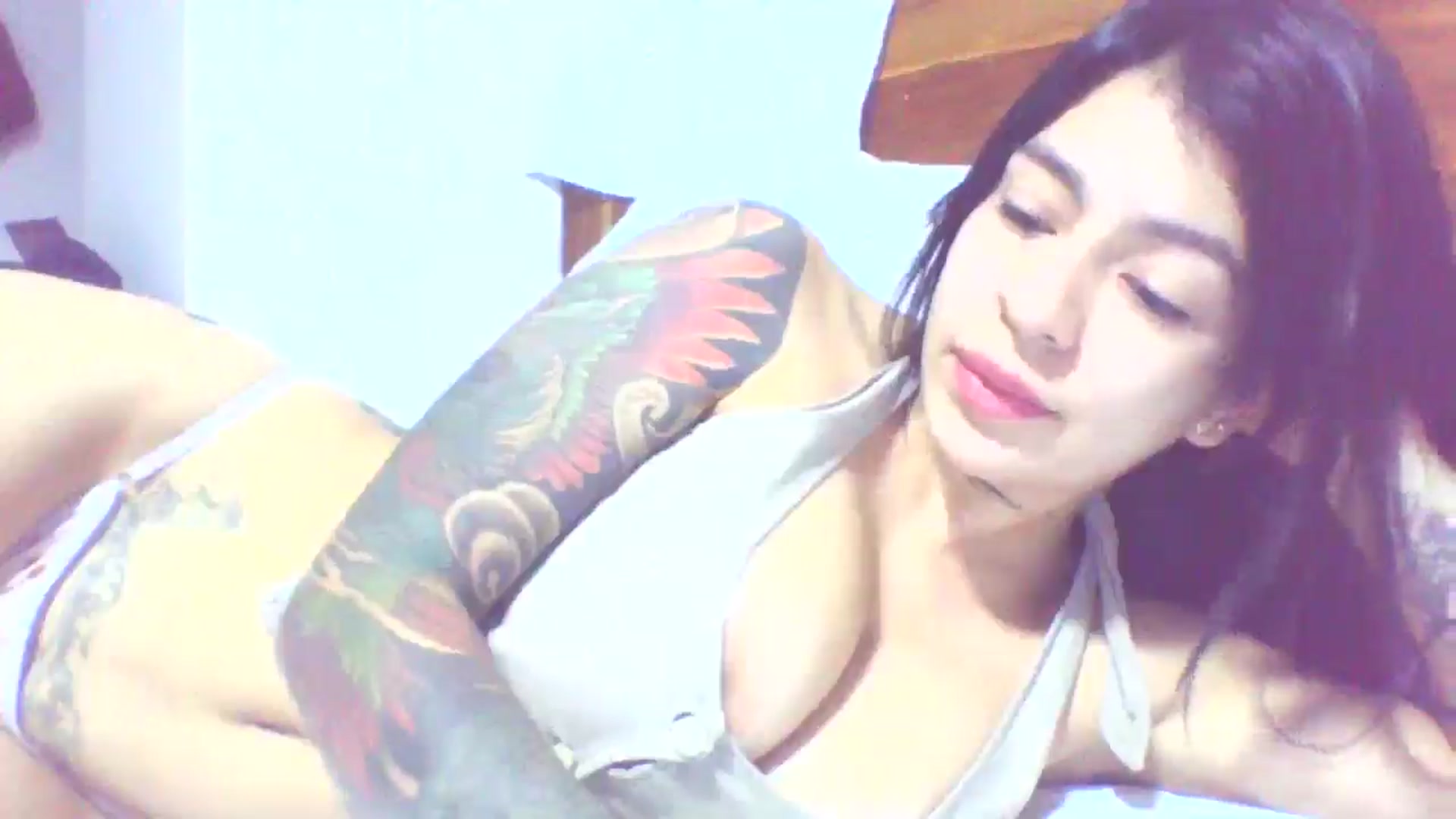 Gallery image thumbnail from yesicat's myfreecams stream on, 08/27/2025, 01:10 image 9 of 20
