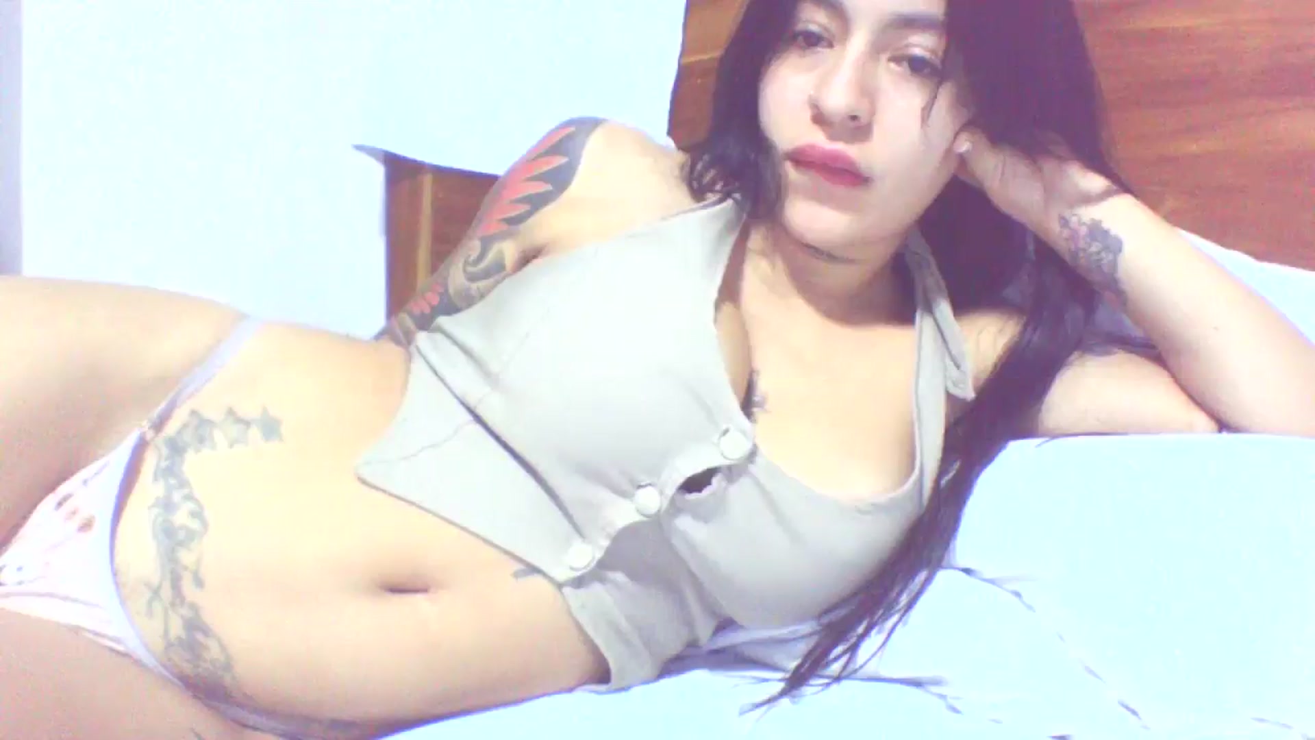 Gallery image thumbnail from yesicat's myfreecams stream on, 08/27/2025, 01:10 image 13 of 20