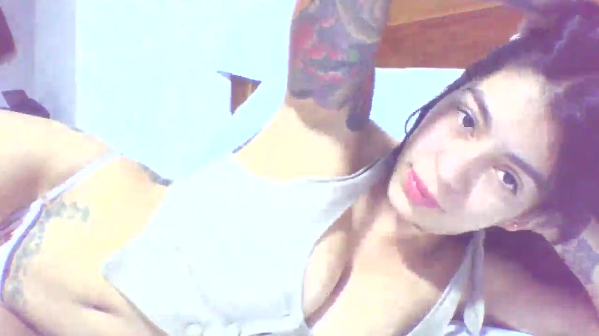 Gallery image thumbnail from yesicat's myfreecams stream on, 08/27/2025, 01:10 image 7 of 20