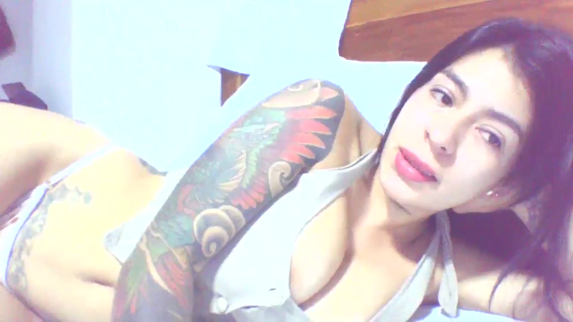 Gallery image thumbnail from yesicat's myfreecams stream on, 08/27/2025, 01:10 image 8 of 20