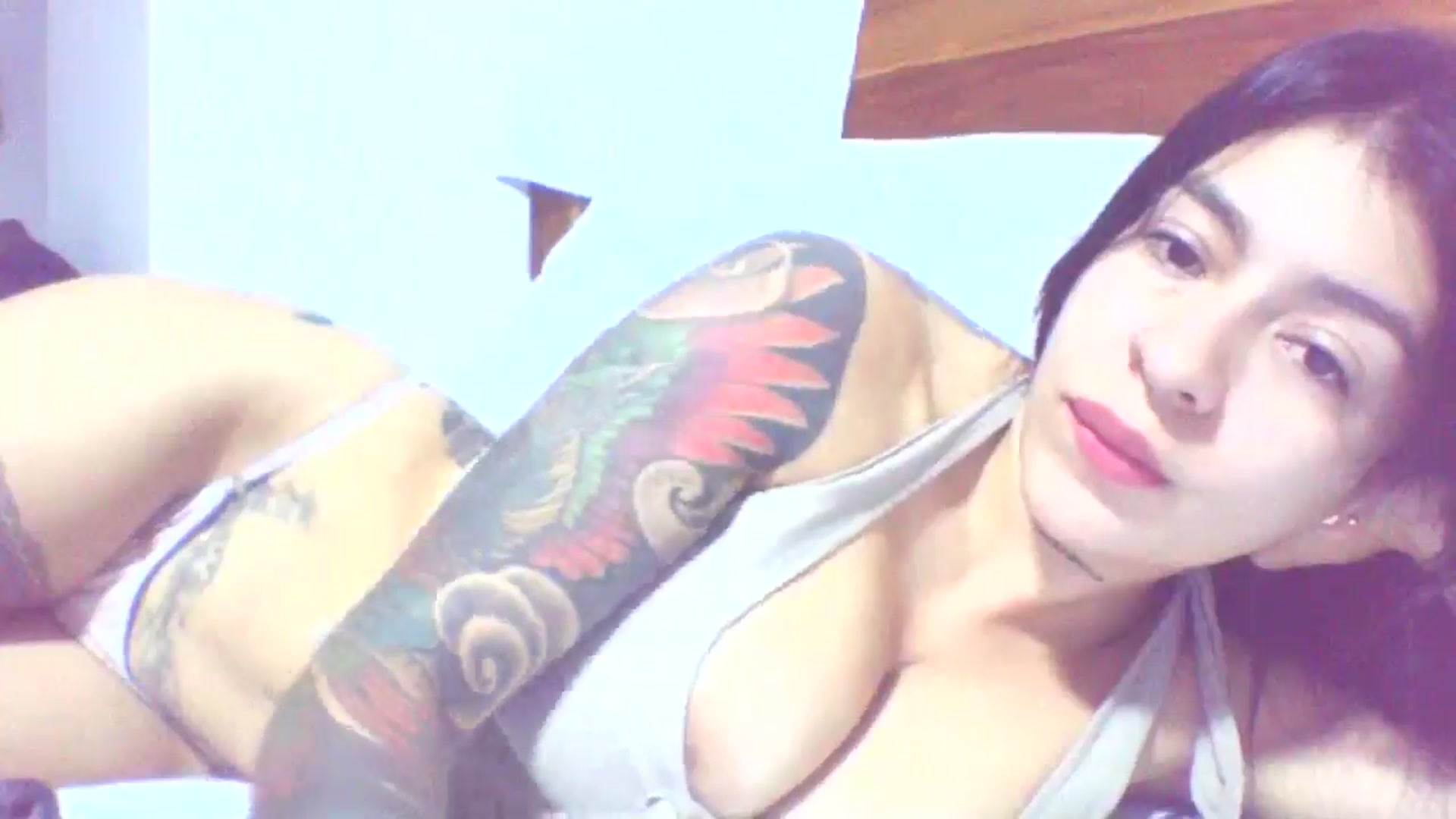 Gallery image thumbnail from yesicat's myfreecams stream on, 08/27/2025, 01:10 image 4 of 20