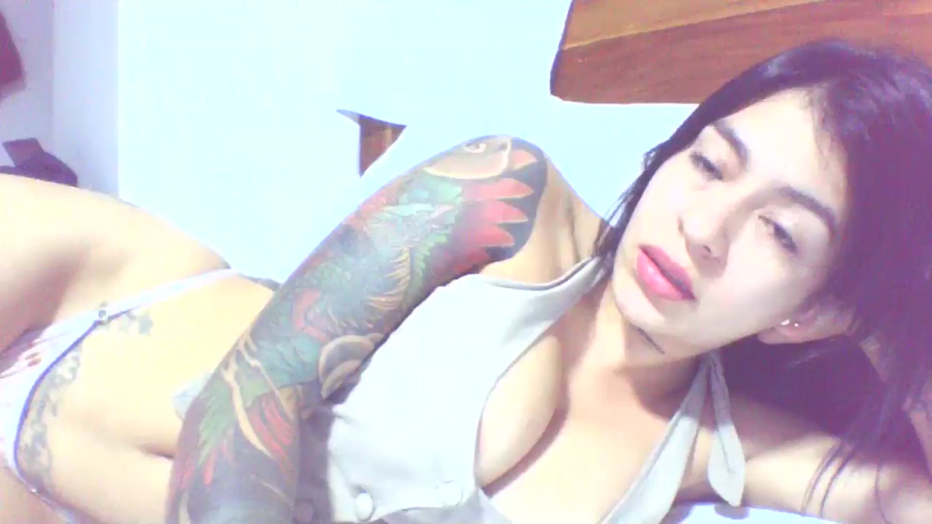 Gallery image thumbnail from yesicat's myfreecams stream on, 08/27/2025, 01:10 image 10 of 20