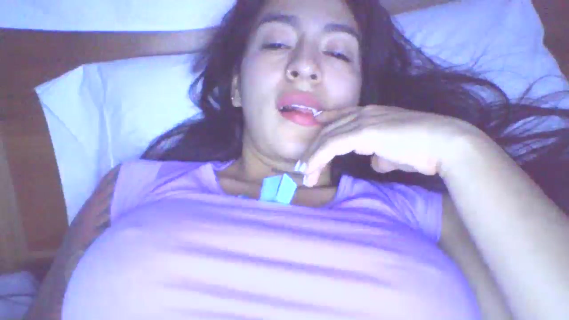 Gallery image thumbnail from yesicat's myfreecams stream on, 08/27/2025, 05:40 image 17 of 20