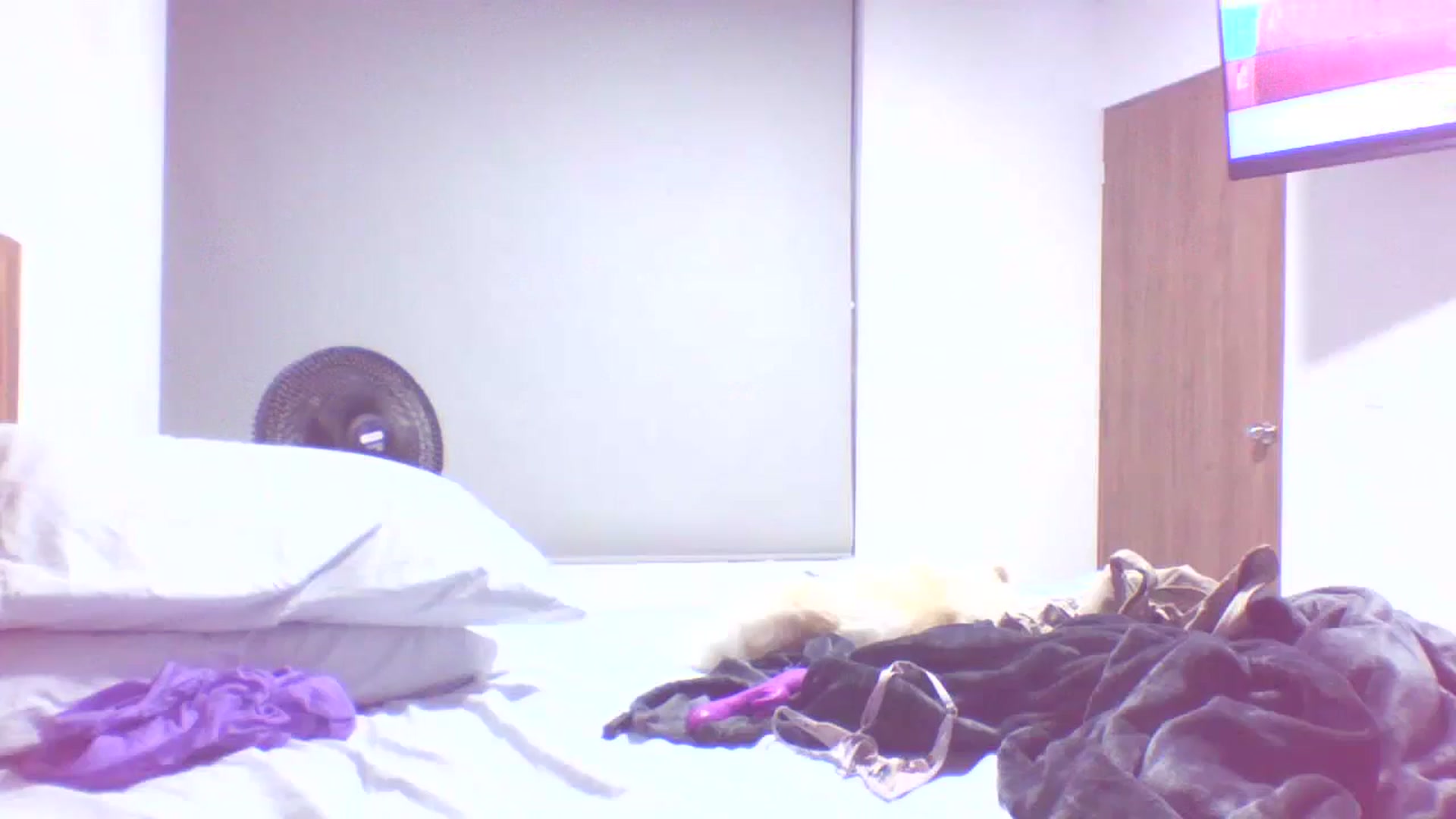 Gallery image thumbnail from yesicat's myfreecams stream on, 08/27/2025, 05:40 image 11 of 20