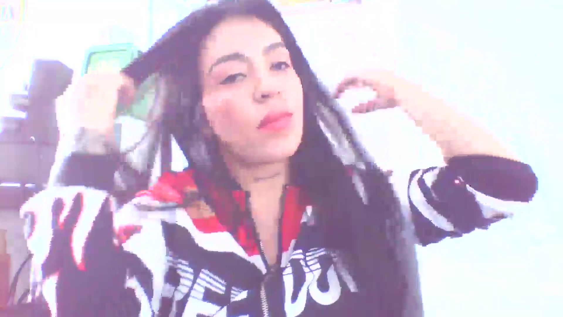 Gallery image thumbnail from yesicat's myfreecams stream on, 08/31/2025, 19:59 image 18 of 20