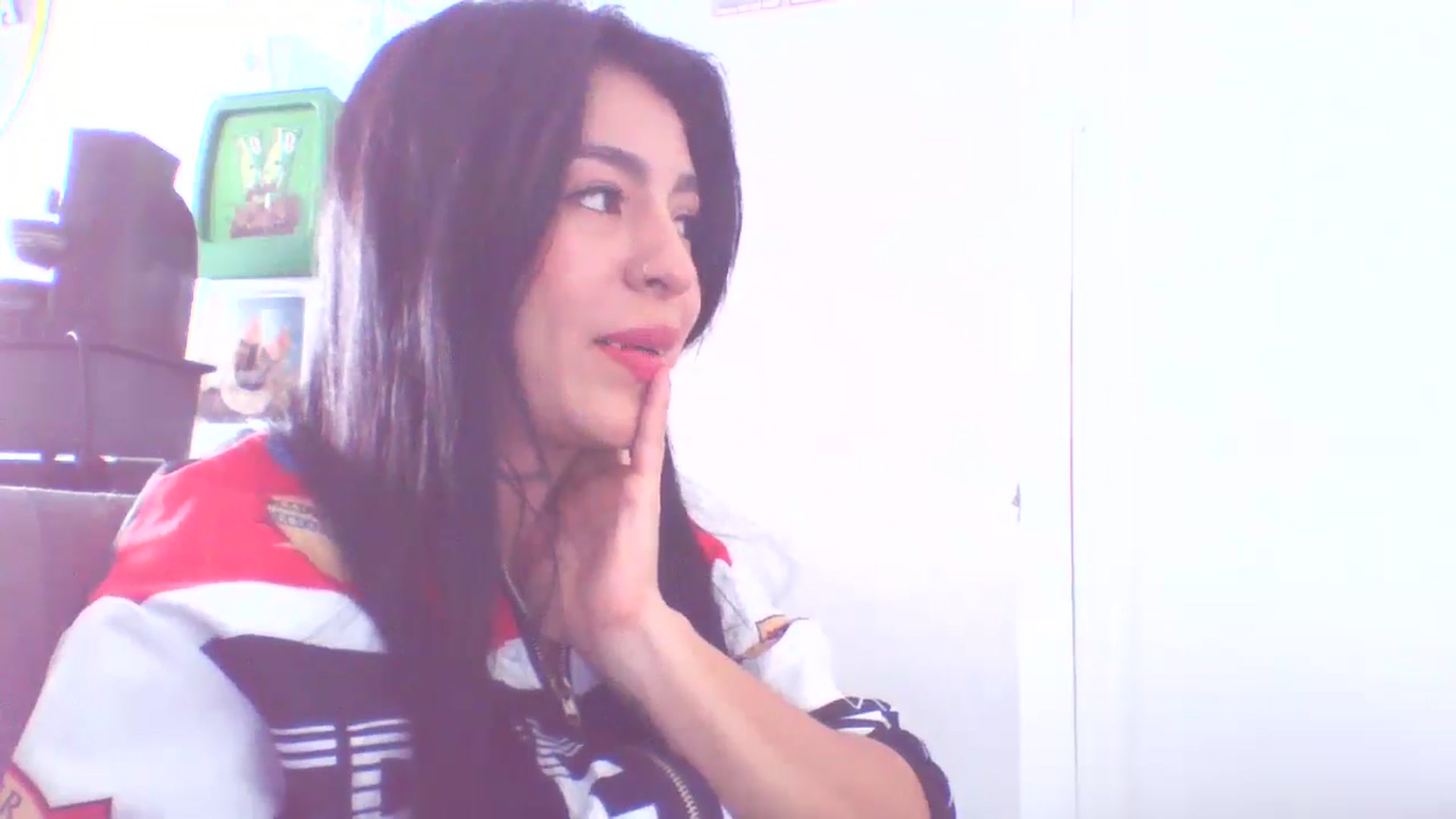 Gallery image thumbnail from yesicat's myfreecams stream on, 08/31/2025, 20:15 image 4 of 20