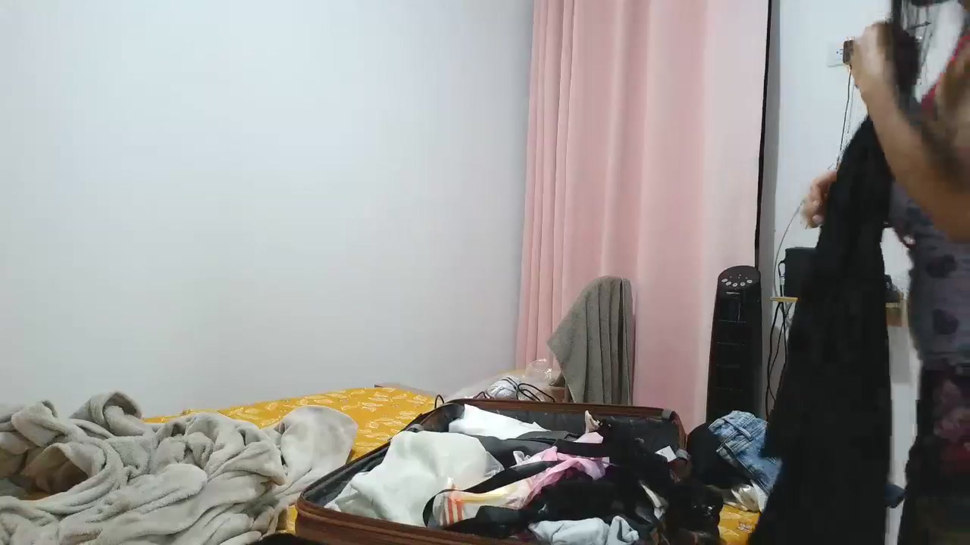 Gallery image thumbnail from yesicat's myfreecams stream on, 09/13/2025, 01:45 image 19 of 20