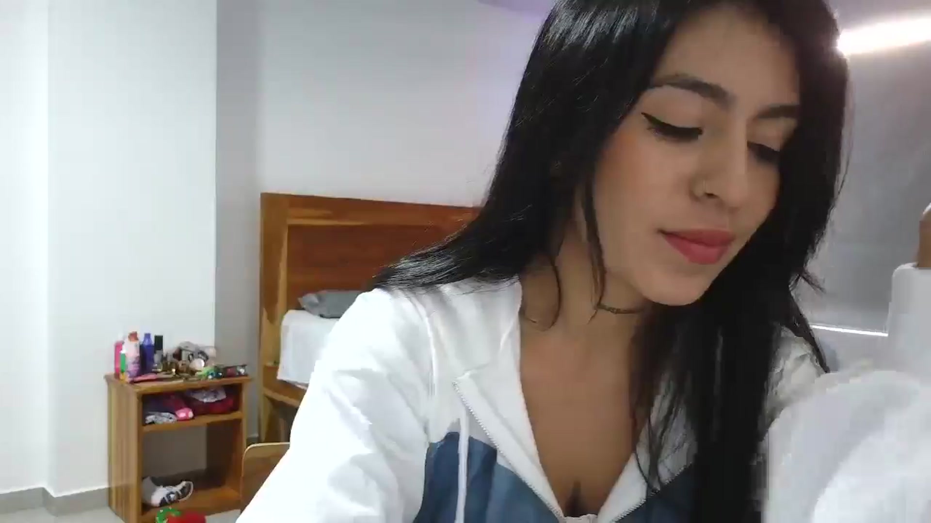 Gallery image thumbnail from yesicat's myfreecams stream on, 09/19/2025, 22:20 image 17 of 20