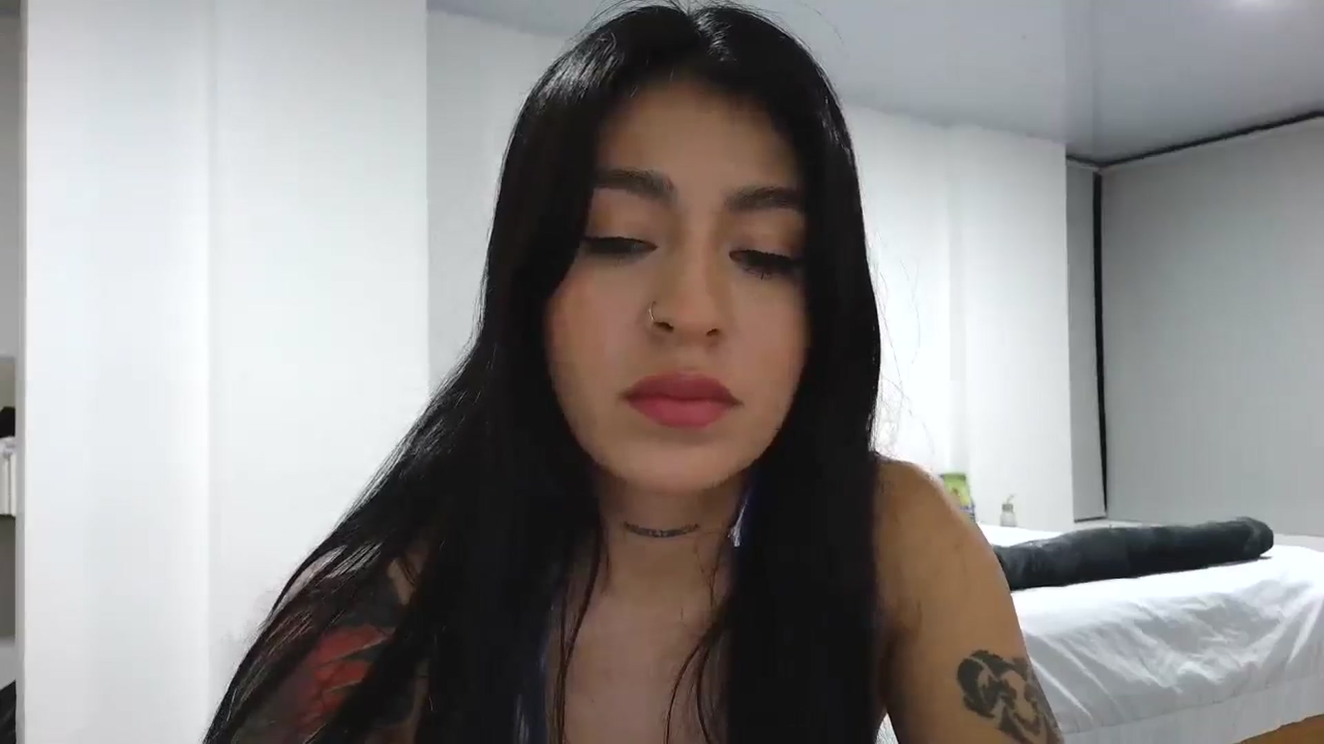 Gallery image thumbnail from yesicat's myfreecams stream on, 09/22/2025, 04:52 image 16 of 20