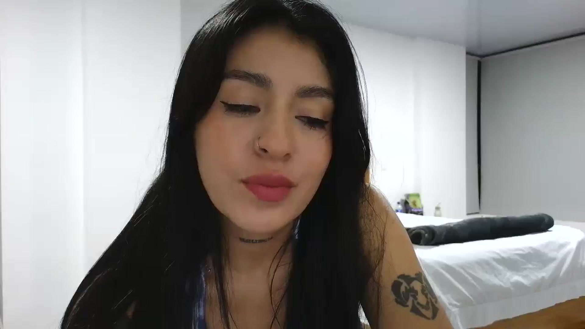 Gallery image thumbnail from yesicat's myfreecams stream on, 09/22/2025, 04:52 image 5 of 20