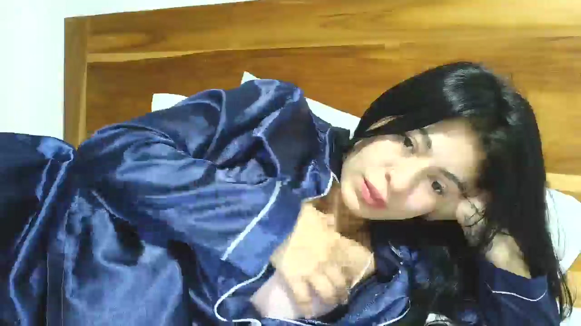 Gallery image thumbnail from yesicat's myfreecams stream on, 10/01/2025, 02:31 image 10 of 20