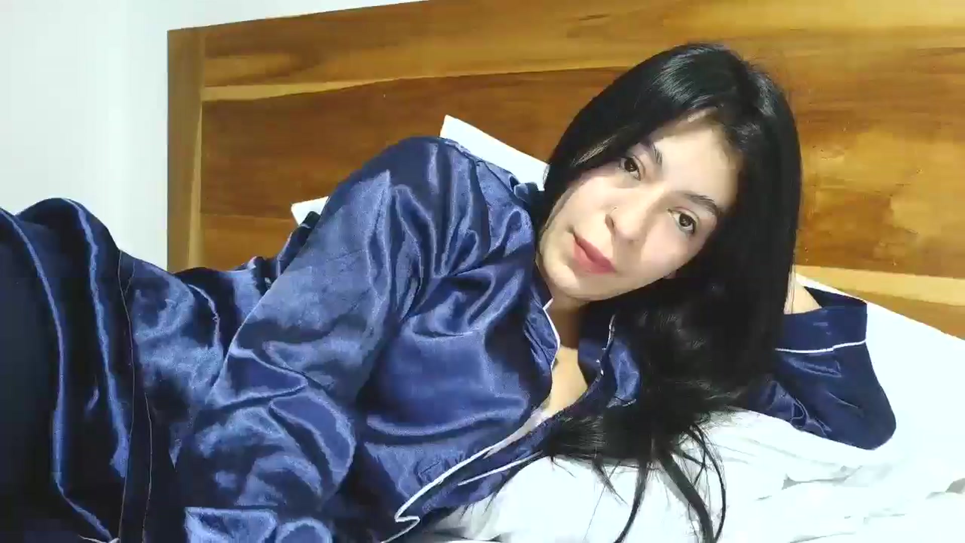 Gallery image thumbnail from yesicat's myfreecams stream on, 10/01/2025, 02:31 image 18 of 20