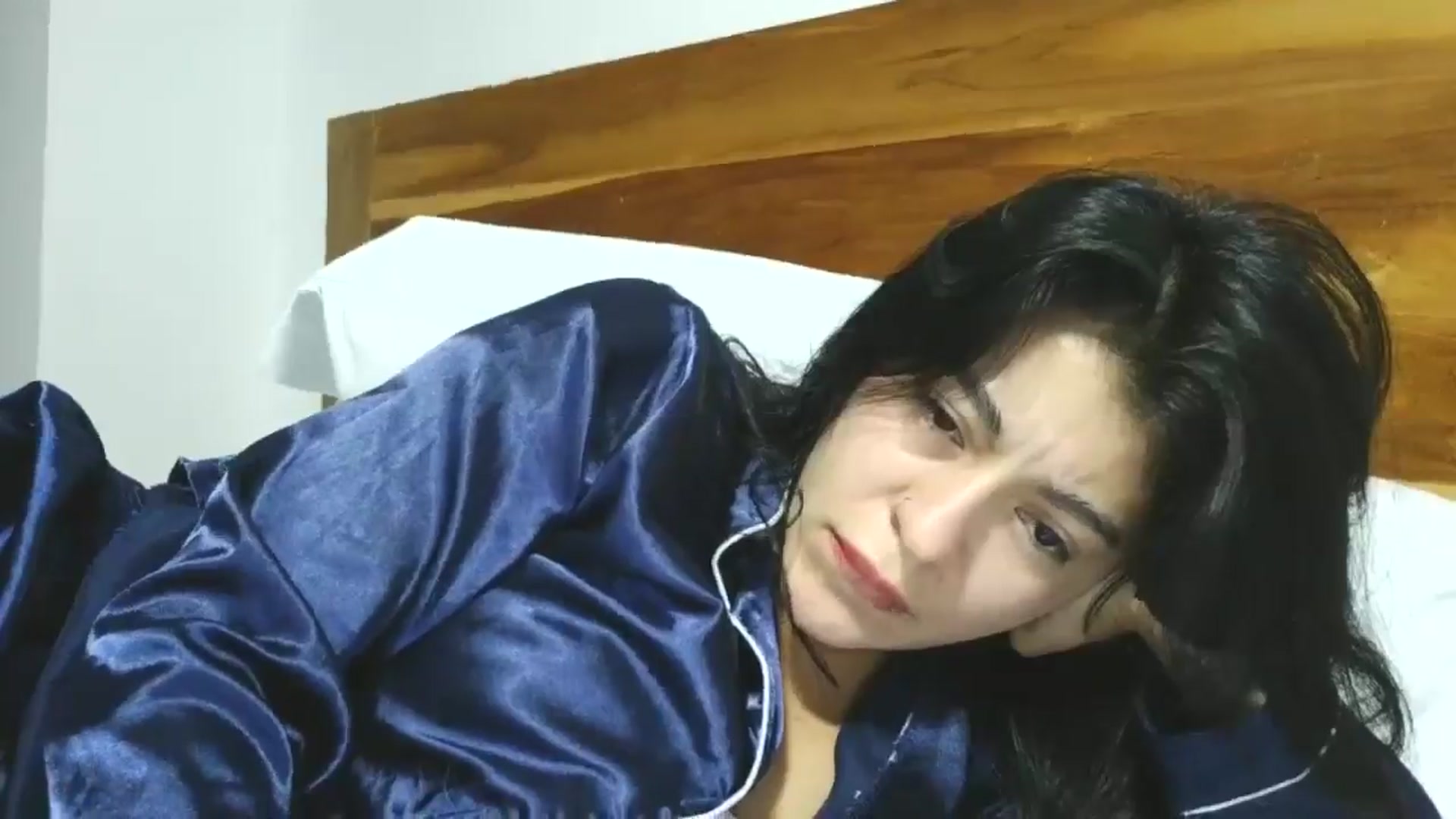 Gallery image thumbnail from yesicat's myfreecams stream on, 10/01/2025, 04:10 image 5 of 20