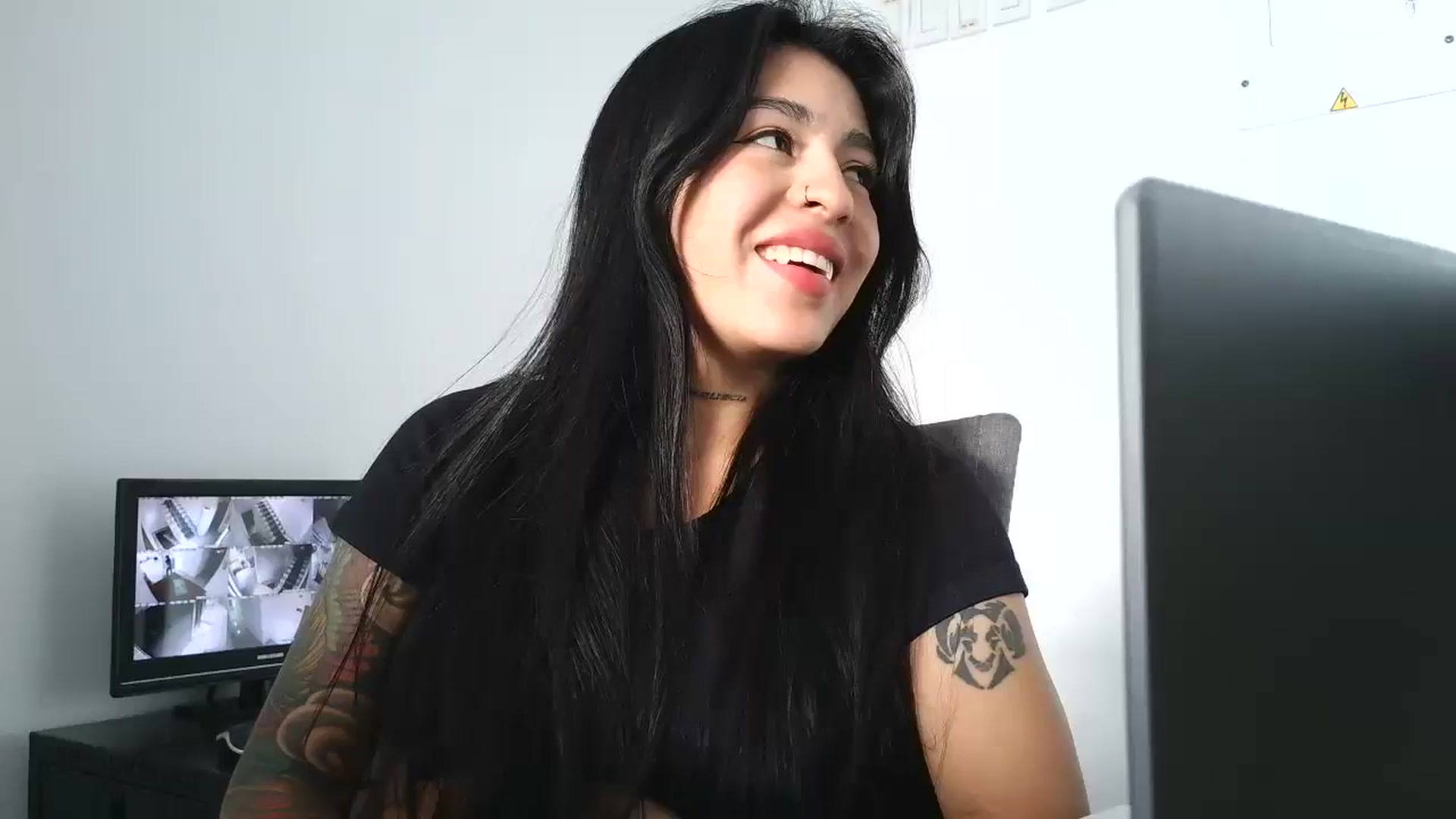 Gallery image thumbnail from yesicat's myfreecams stream on, 10/07/2025, 19:02 image 12 of 20