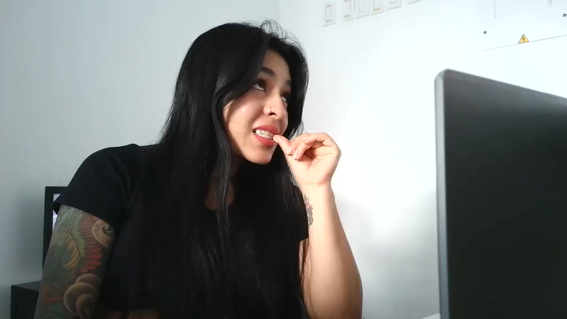 Gallery image thumbnail from yesicat's myfreecams stream on, 10/07/2025, 19:02 image 19 of 20