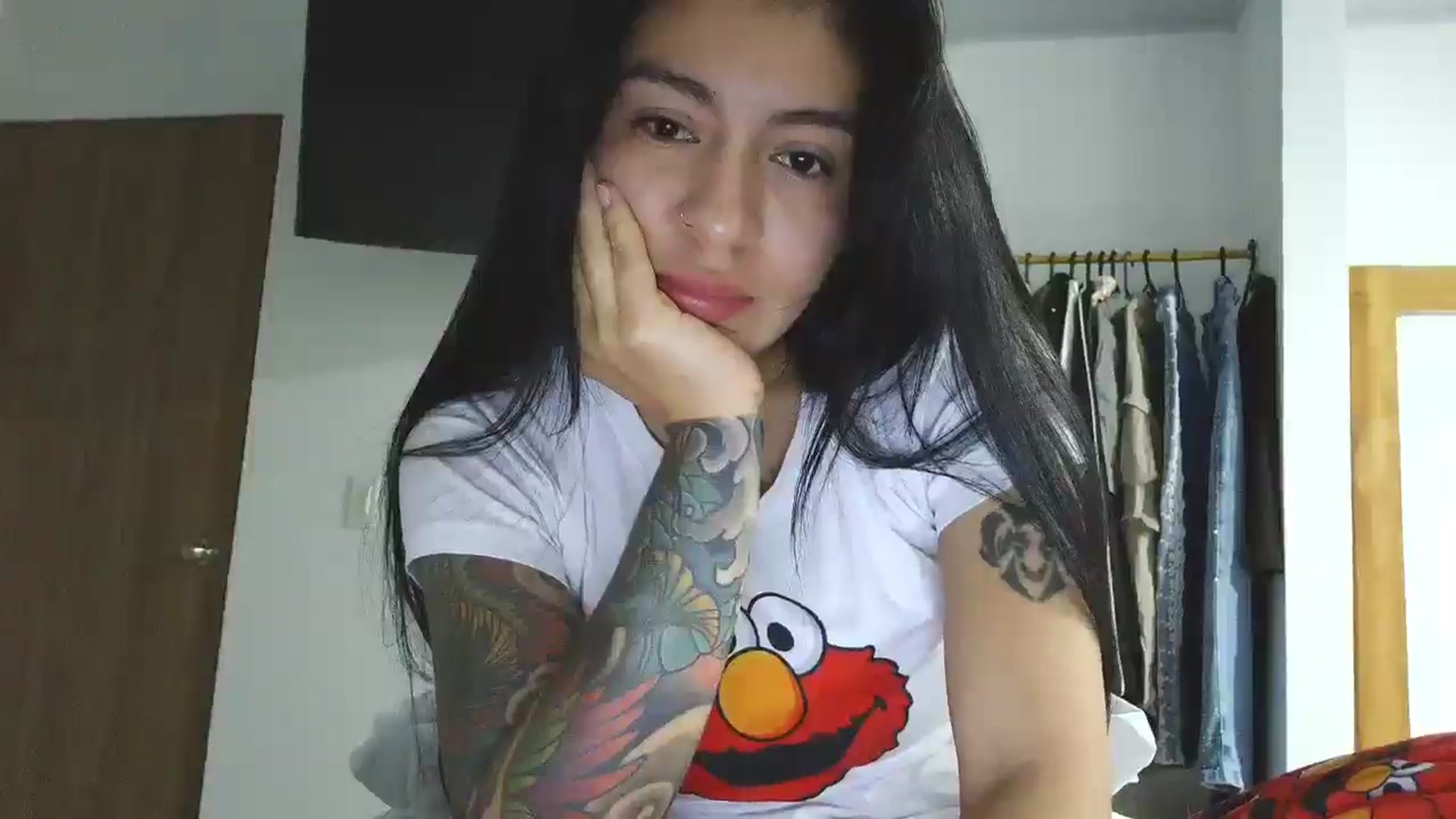 Gallery image thumbnail from yesicat's myfreecams stream on, 10/09/2025, 24:23 image 18 of 20