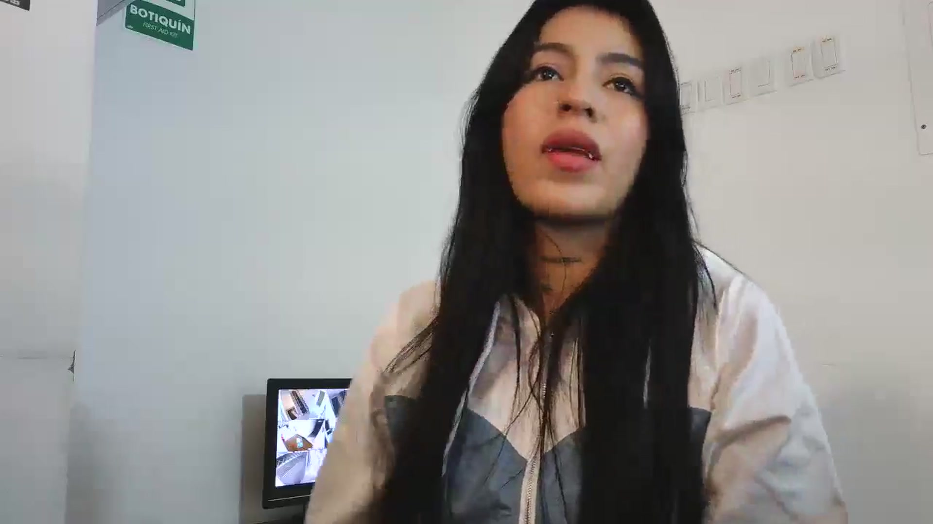 Gallery image thumbnail from yesicat's myfreecams stream on, 10/13/2025, 03:44 image 8 of 20