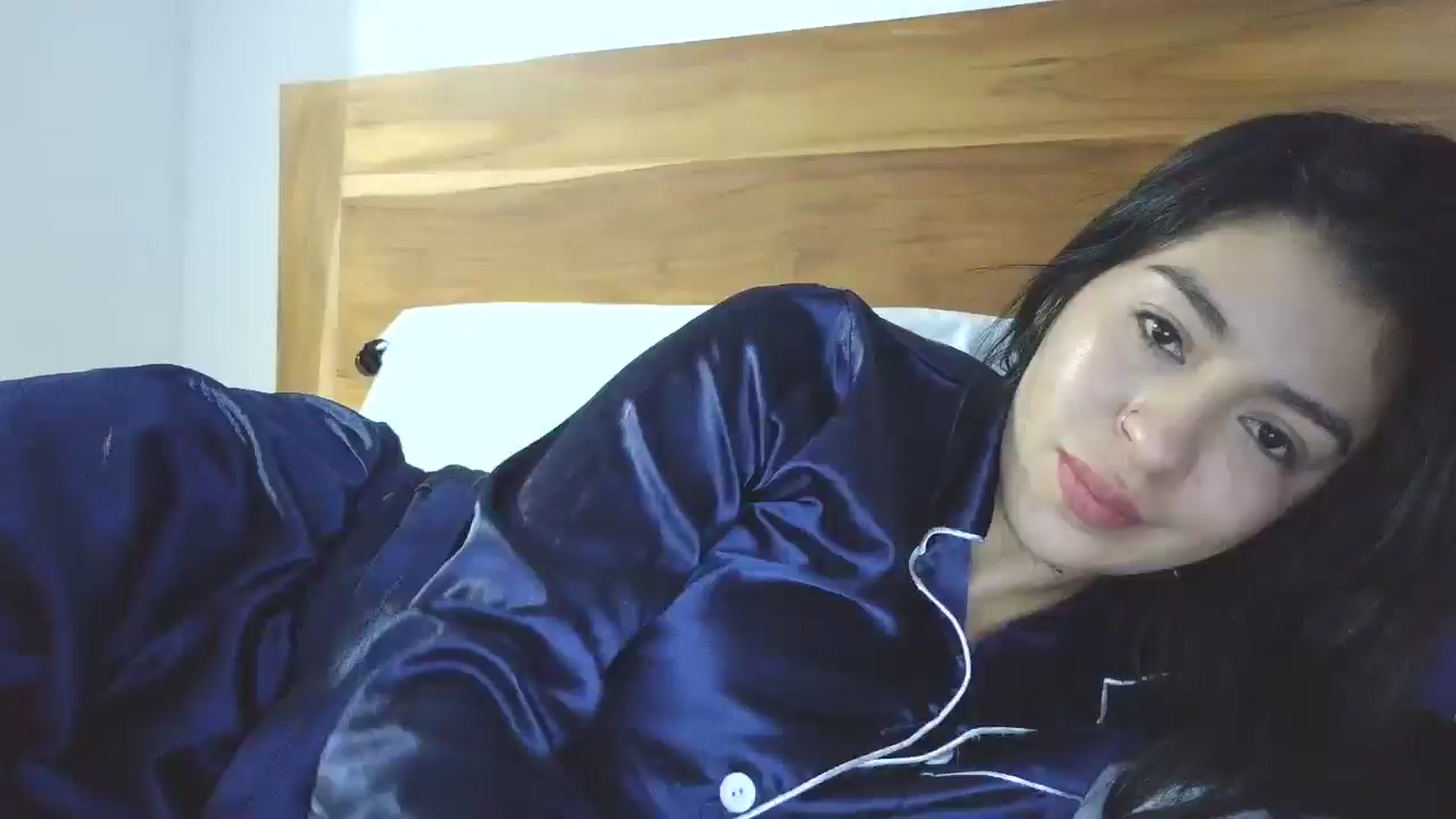 Gallery image thumbnail from yesicat's myfreecams stream on, 10/14/2025, 01:31 image 8 of 20