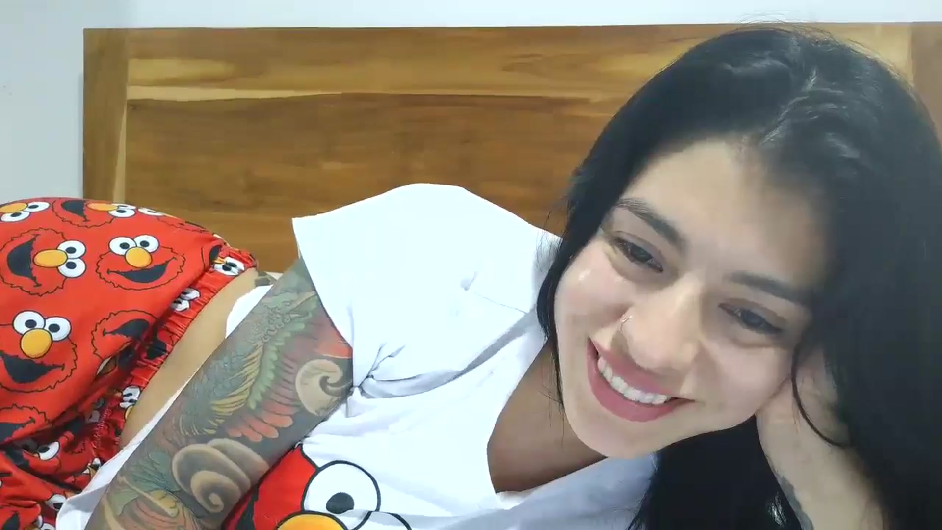 Gallery image thumbnail from yesicat's myfreecams stream on, 10/16/2025, 03:18 image 6 of 20
