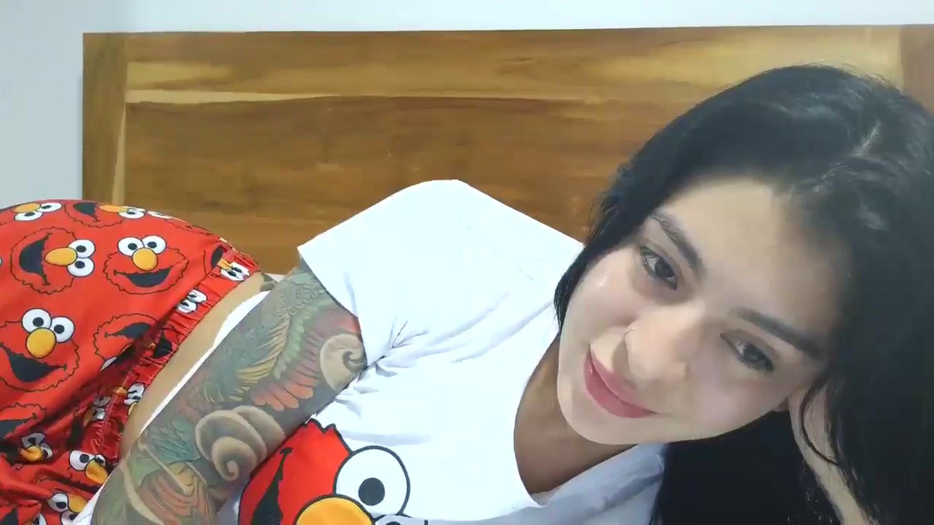 Gallery image thumbnail from yesicat's myfreecams stream on, 10/16/2025, 03:18 image 9 of 20