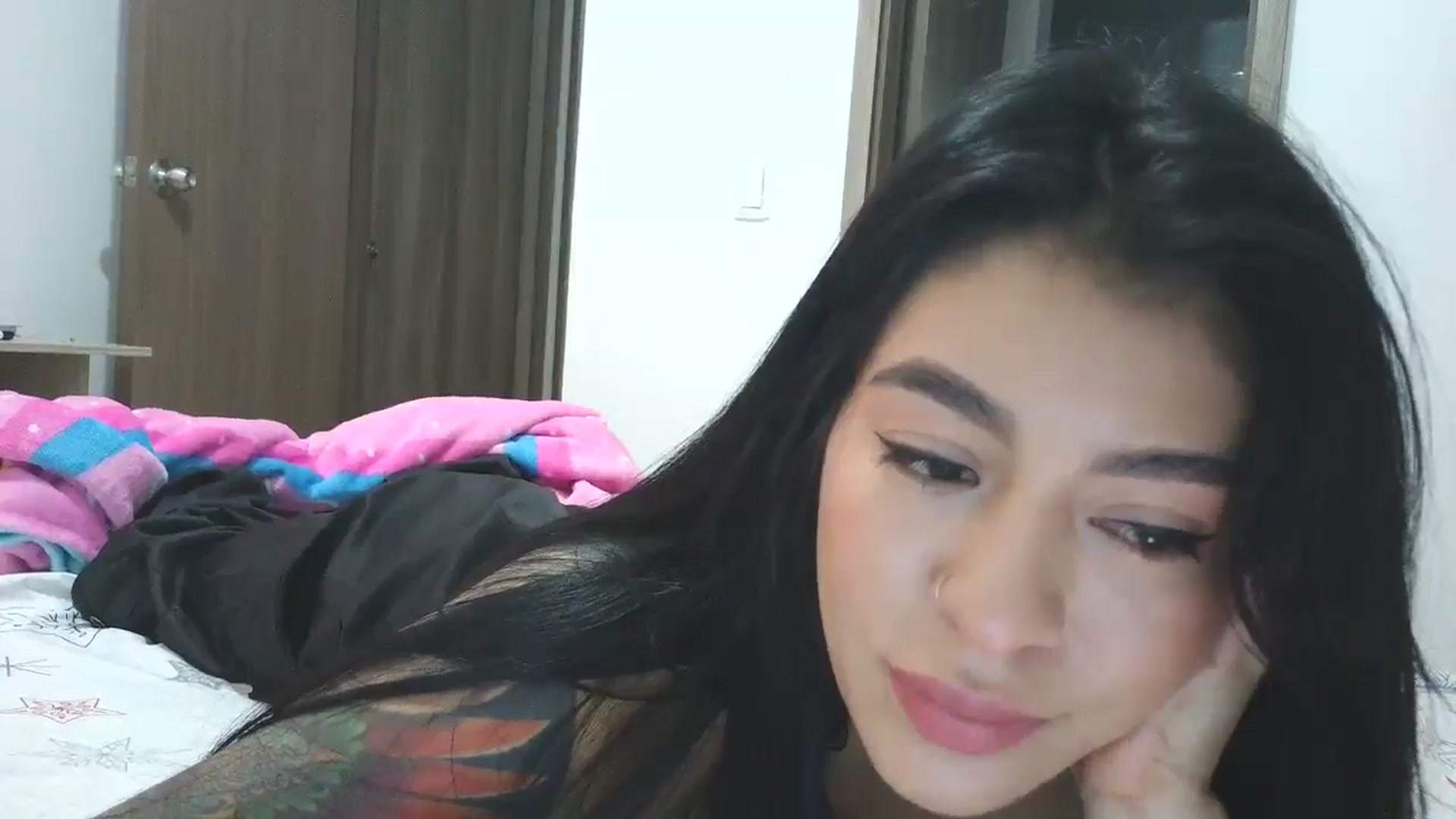 Gallery image thumbnail from yesicat's myfreecams stream on, 10/26/2025, 21:07 image 15 of 20