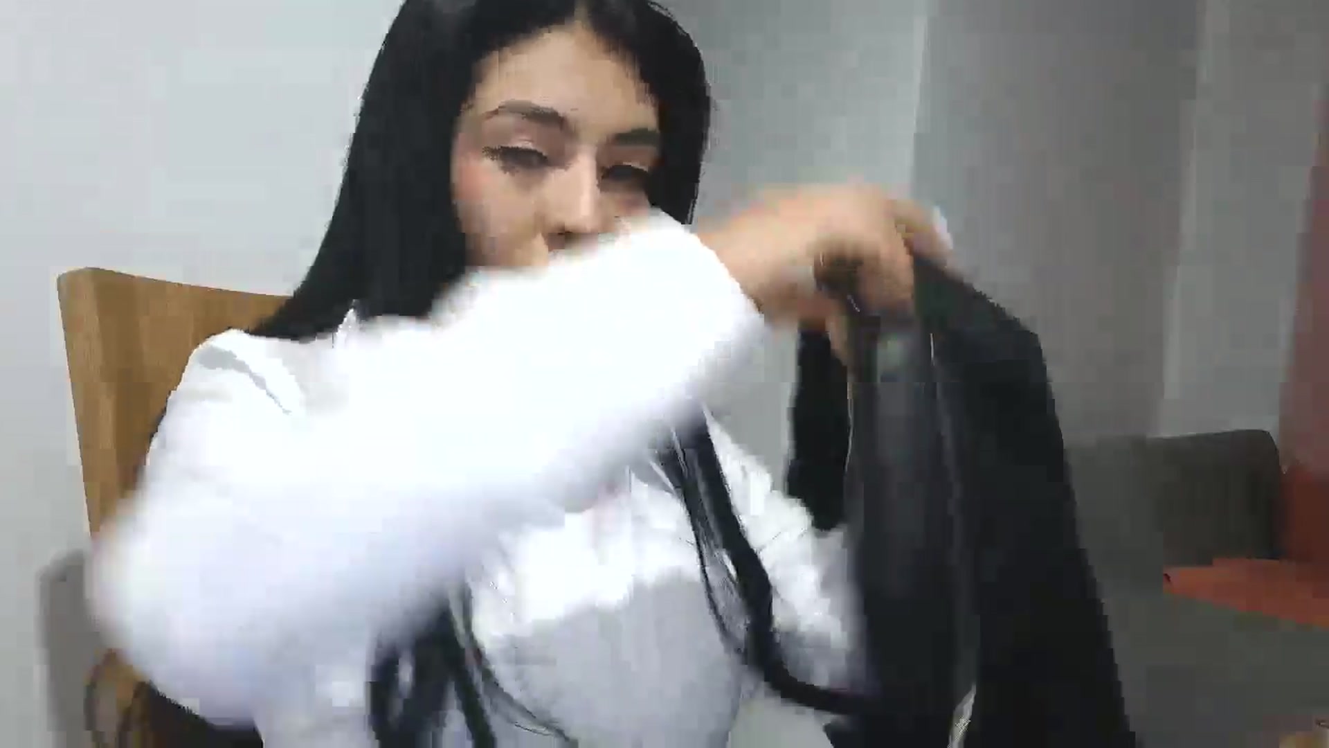 Gallery image thumbnail from yesicat's myfreecams stream on, 10/28/2025, 01:47 image 14 of 20