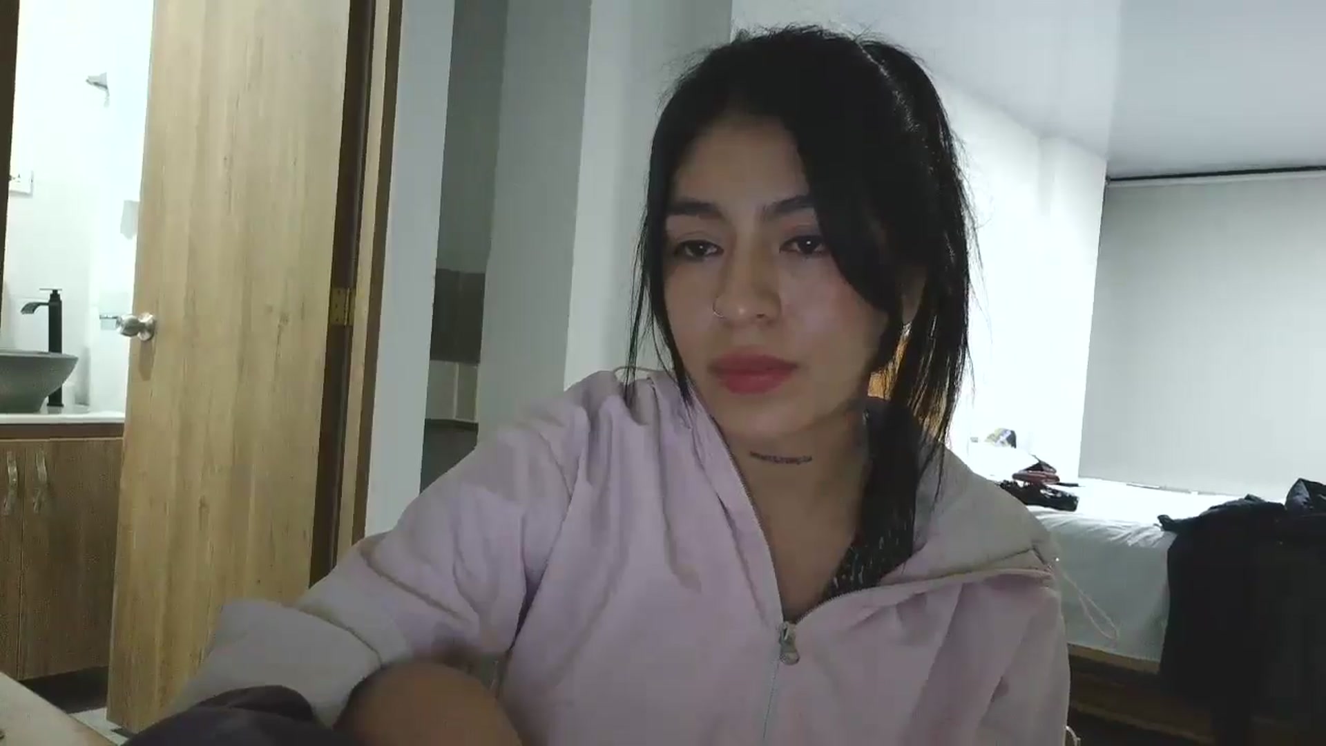 Gallery image thumbnail from yesicat's myfreecams stream on, 11/08/2025, 03:23 image 18 of 20
