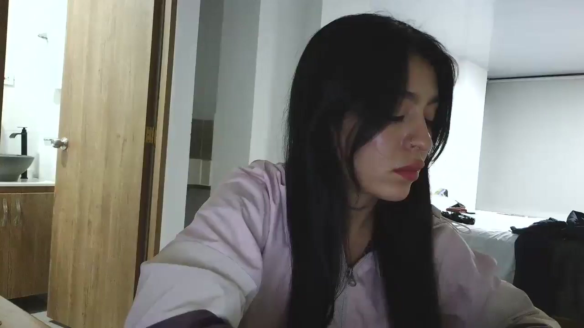 Gallery image thumbnail from yesicat's myfreecams stream on, 11/08/2025, 03:23 image 19 of 20