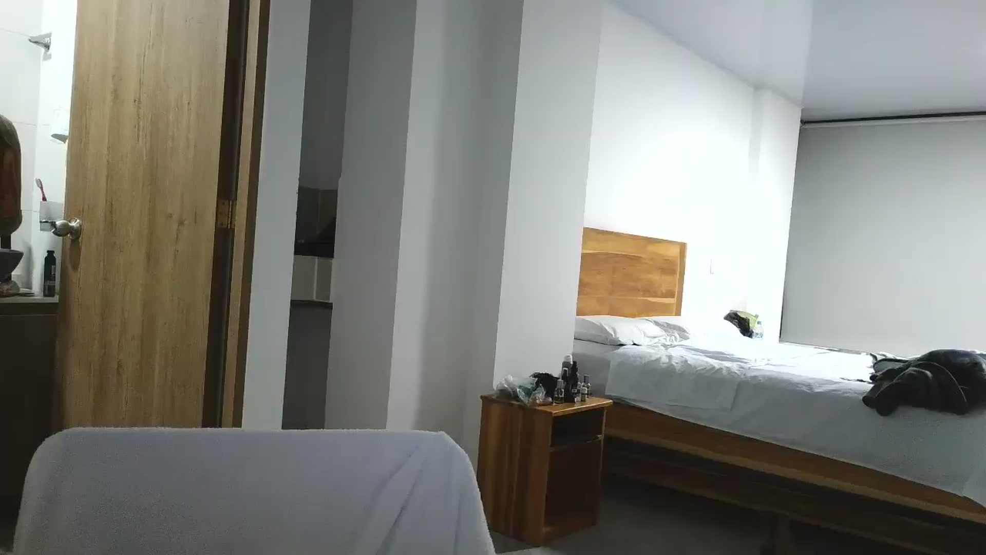 Gallery image thumbnail from yesicat's myfreecams stream on, 11/10/2025, 03:51 image 11 of 20