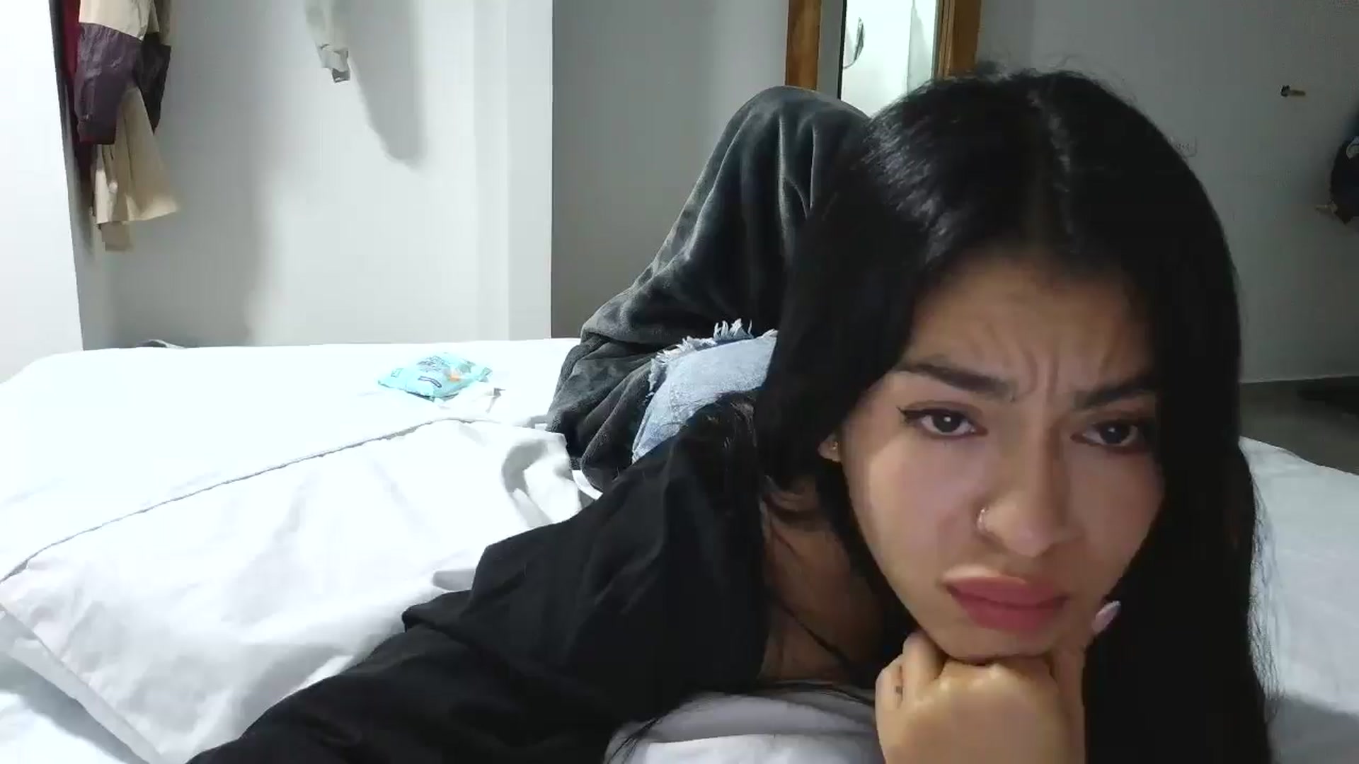 Gallery image thumbnail from yesicat's myfreecams stream on, 11/14/2025, 04:16 image 5 of 20